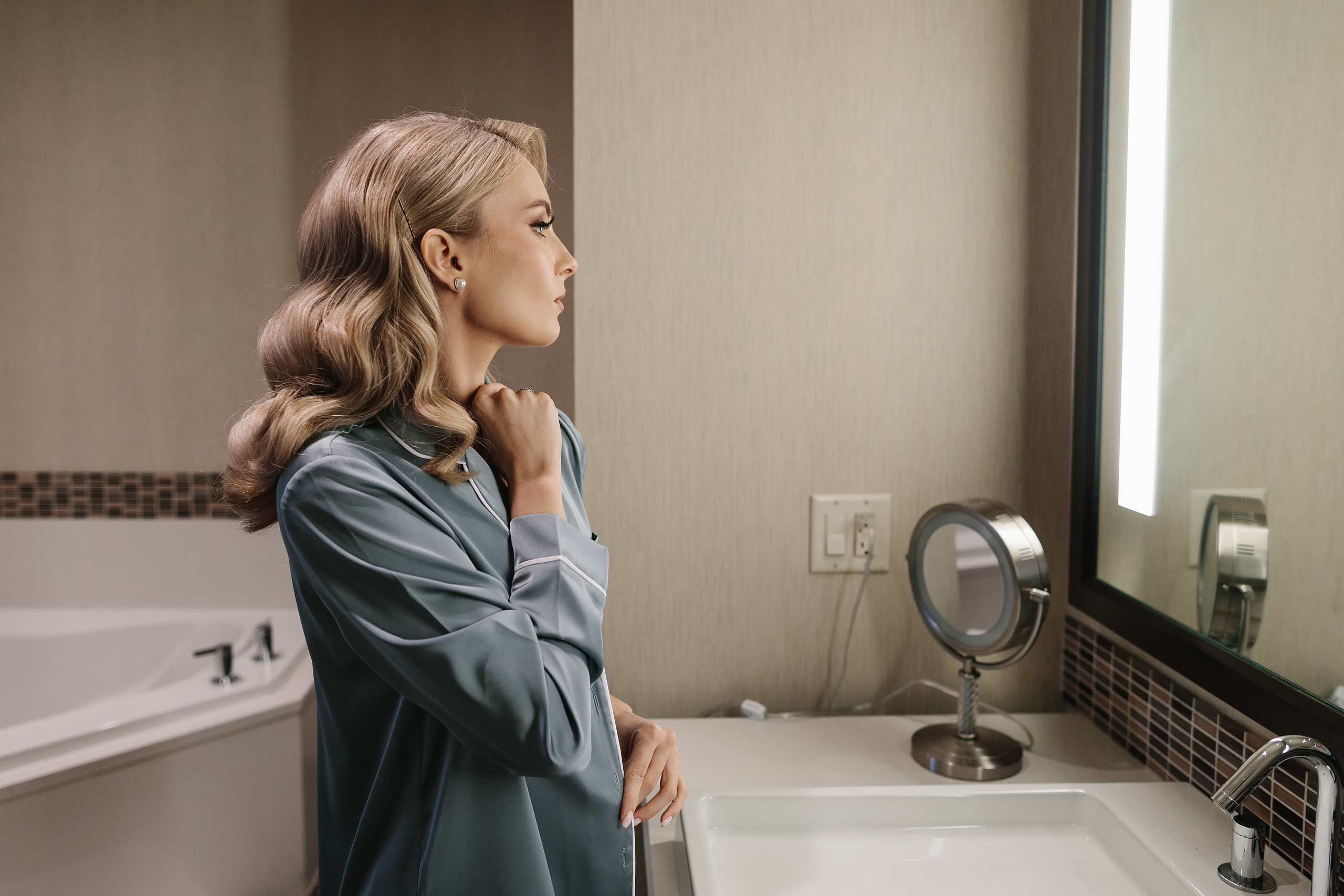 11.19.2022 Wedding. Wedding family event photographer in Chicago Nick Yushevich