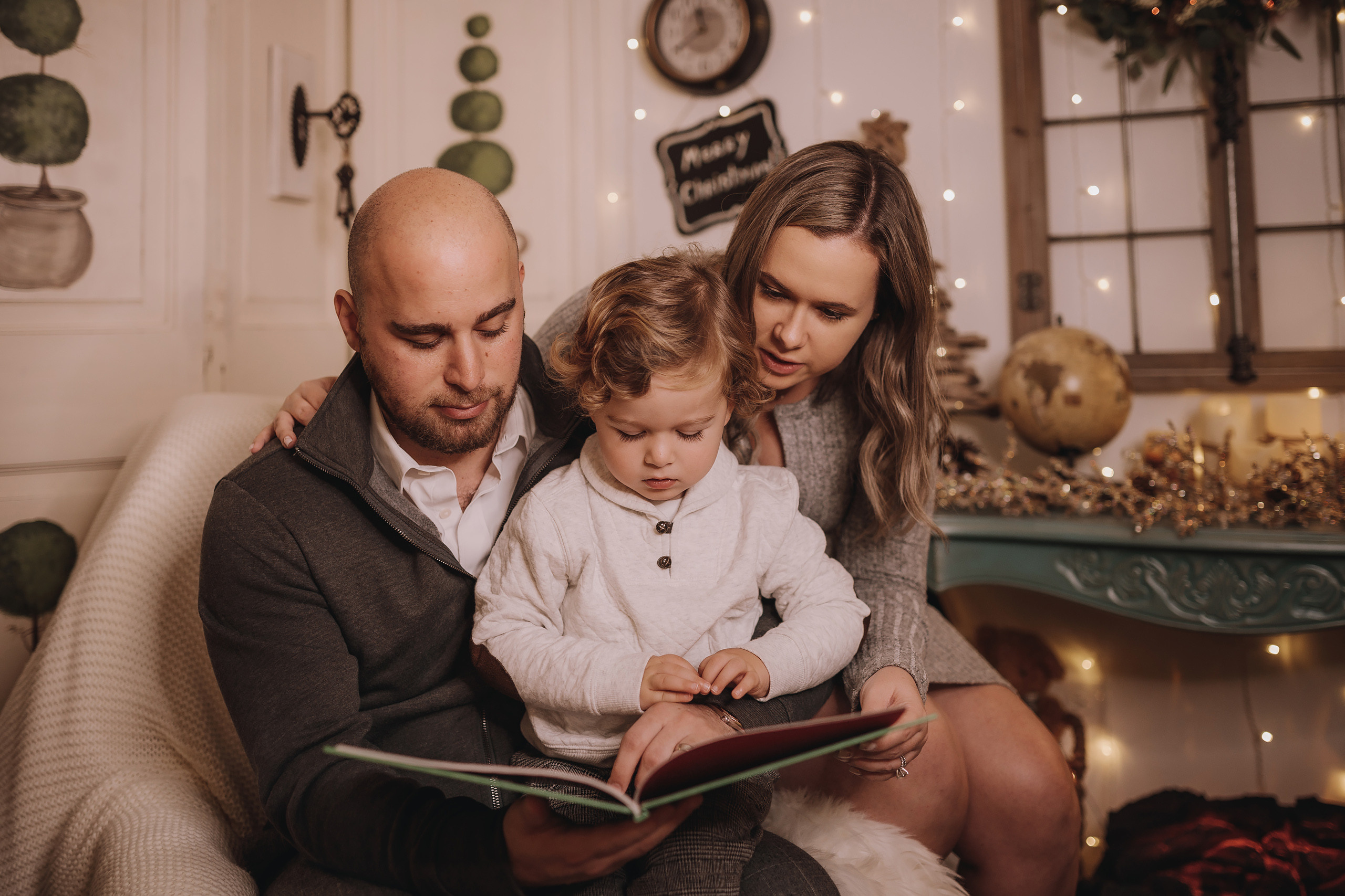 11.27.2022 Christmas Photoshoot 7. Wedding family event photographer in Chicago Nick Yushevich