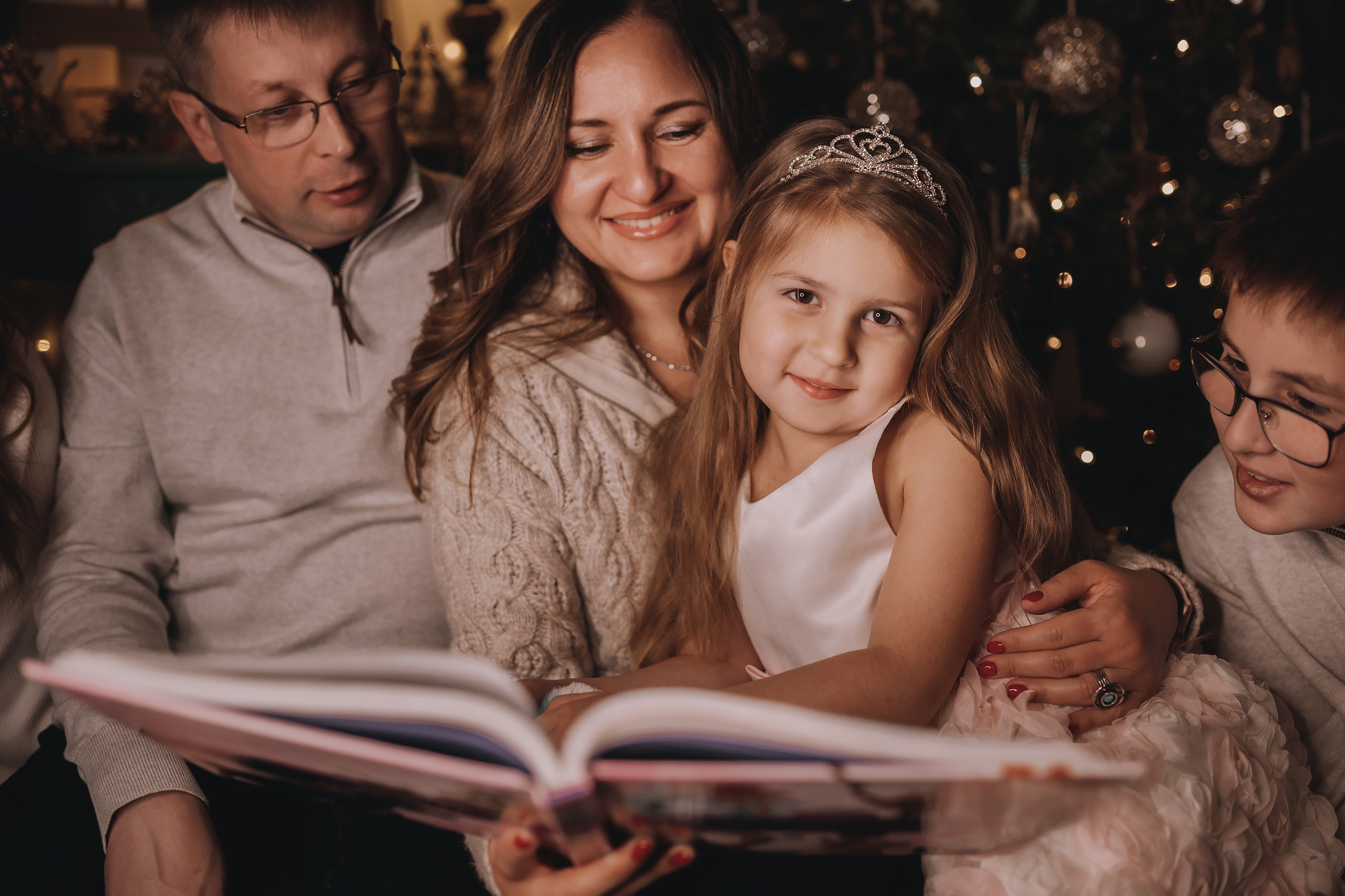 11.12.2022 Christmas Photoshoot 1. Wedding family event photographer in Chicago Nick Yushevich