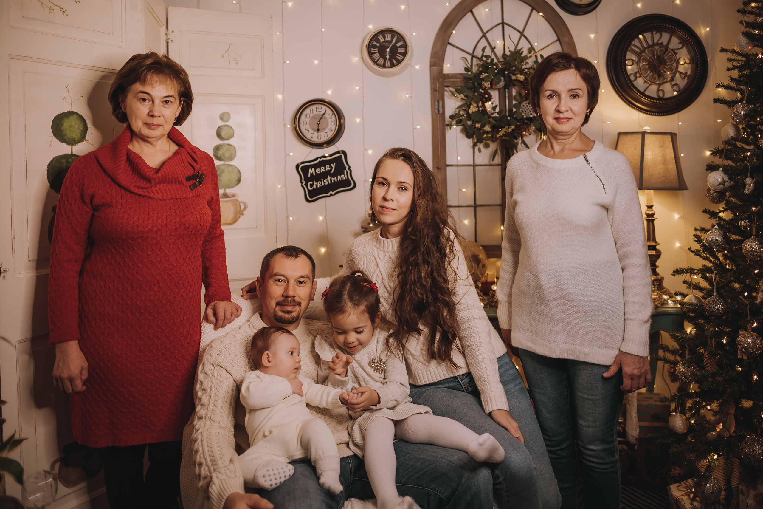 11.14.2022 Christmas Photoshoot 2. Wedding family event photographer in Chicago Nick Yushevich