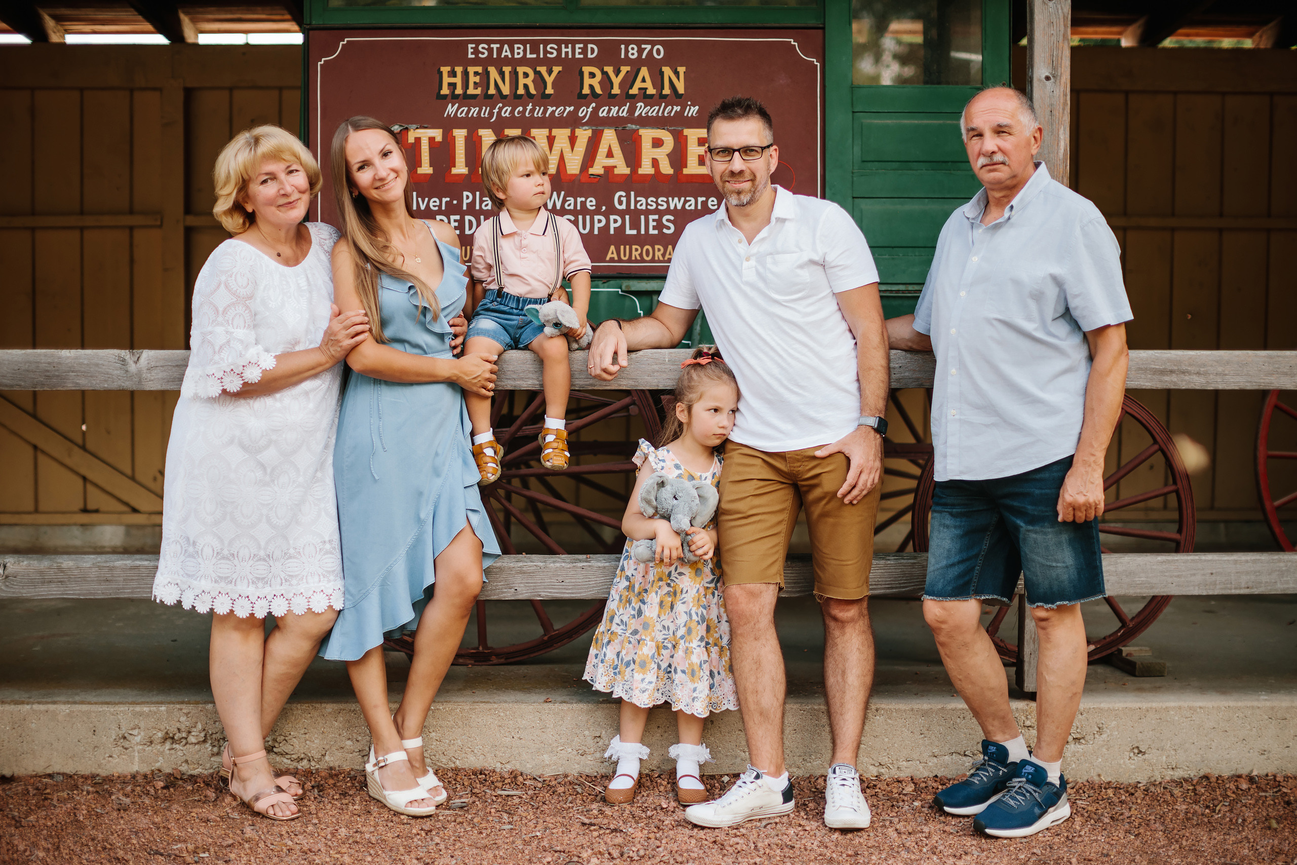 09.03.22 Family Photoshoot. Wedding family event photographer in Chicago Nick Yushevich