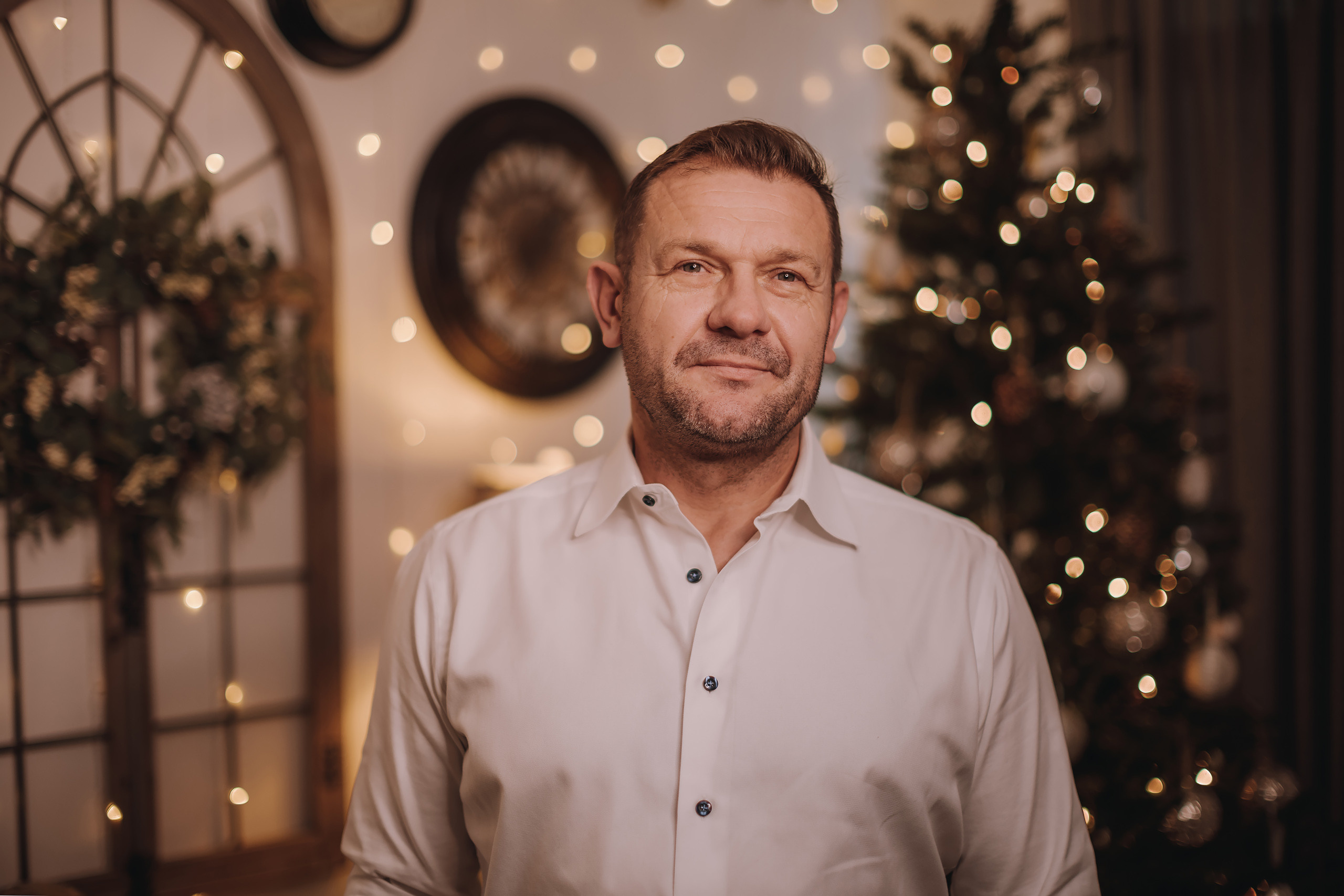 11.25.2022 Christmas Photoshoot 5. Wedding family event photographer in Chicago Nick Yushevich