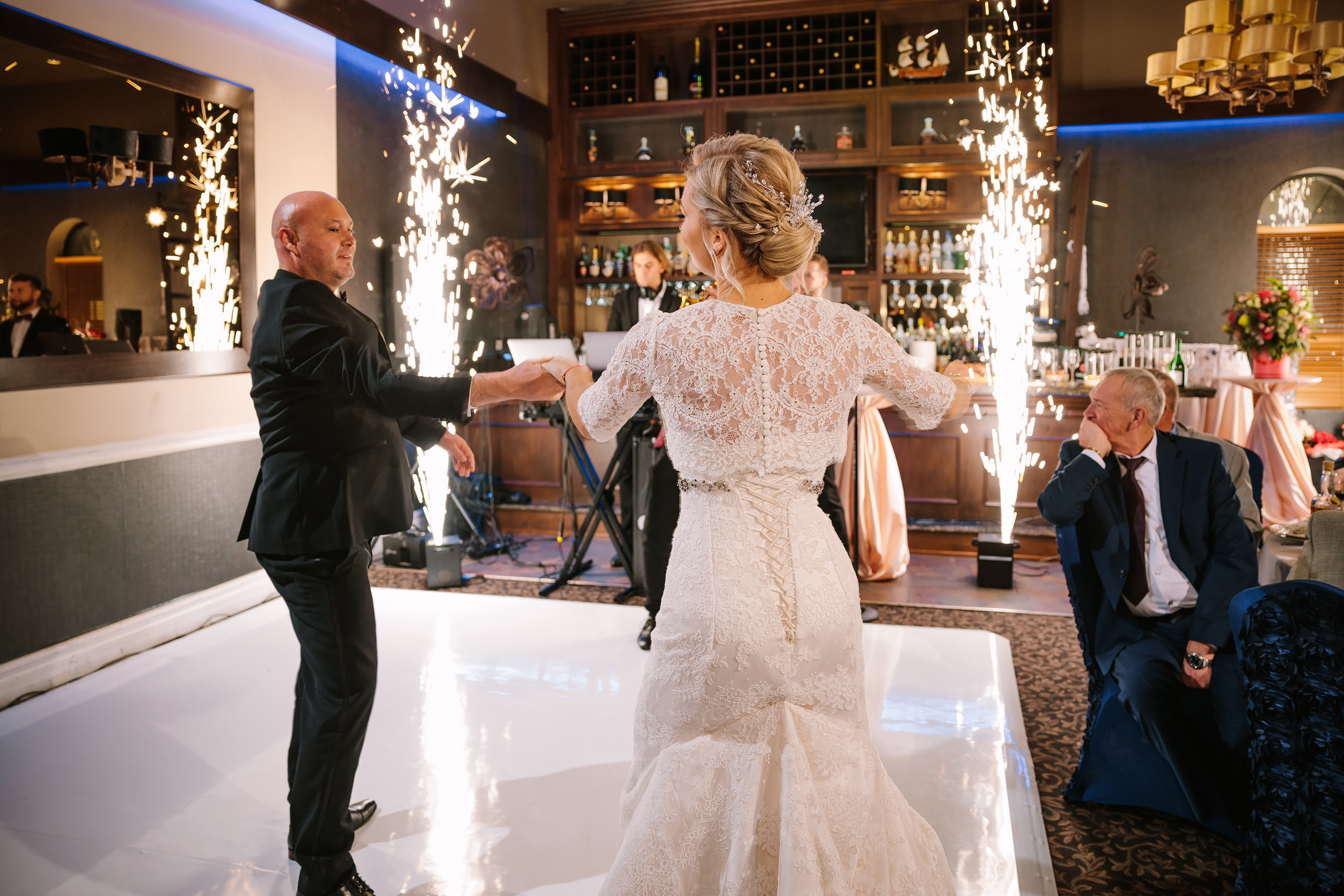 10.29.2022 Wedding. Wedding family event photographer in Chicago Nick Yushevich