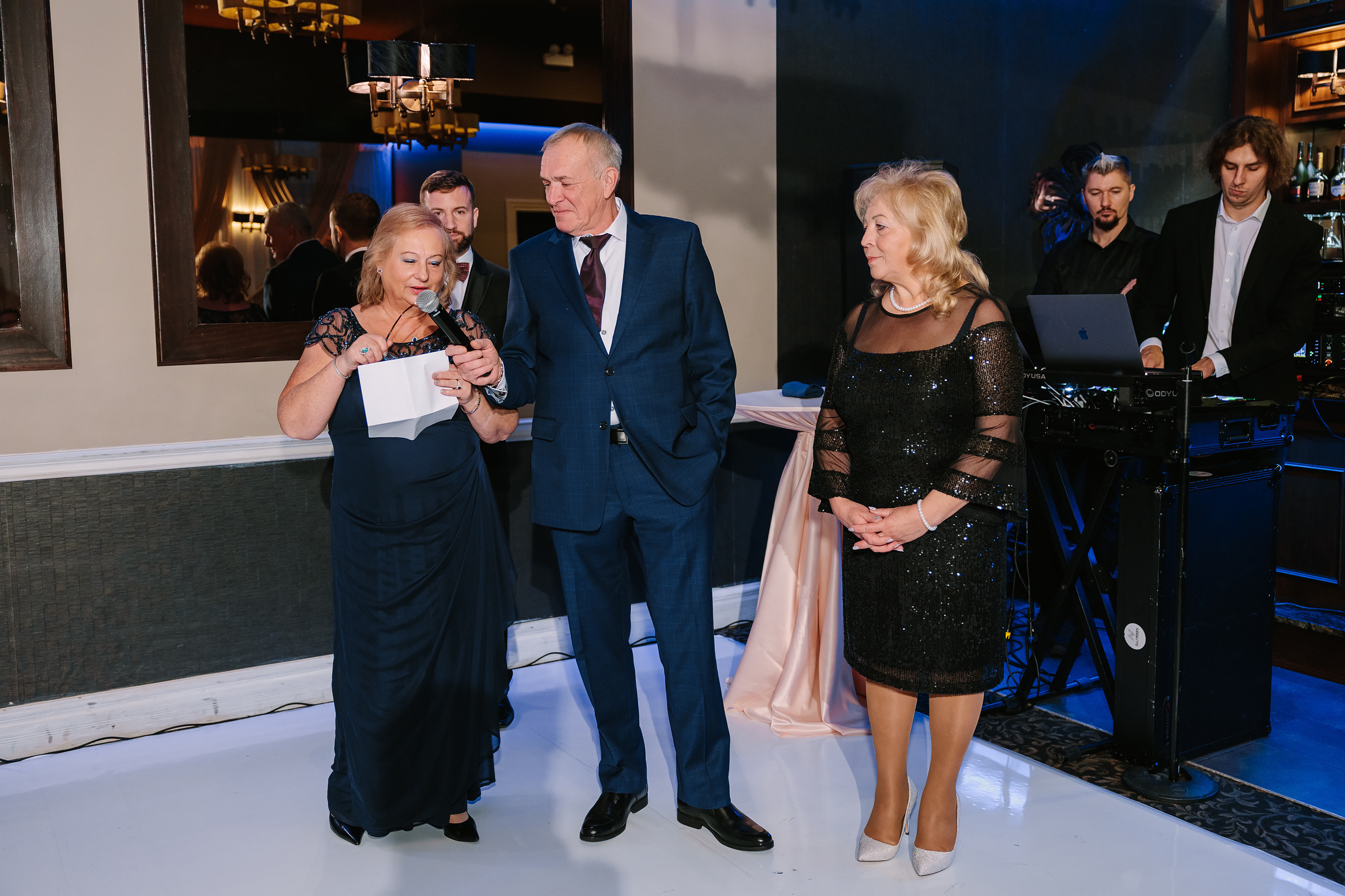 10.29.2022 Wedding. Wedding family event photographer in Chicago Nick Yushevich