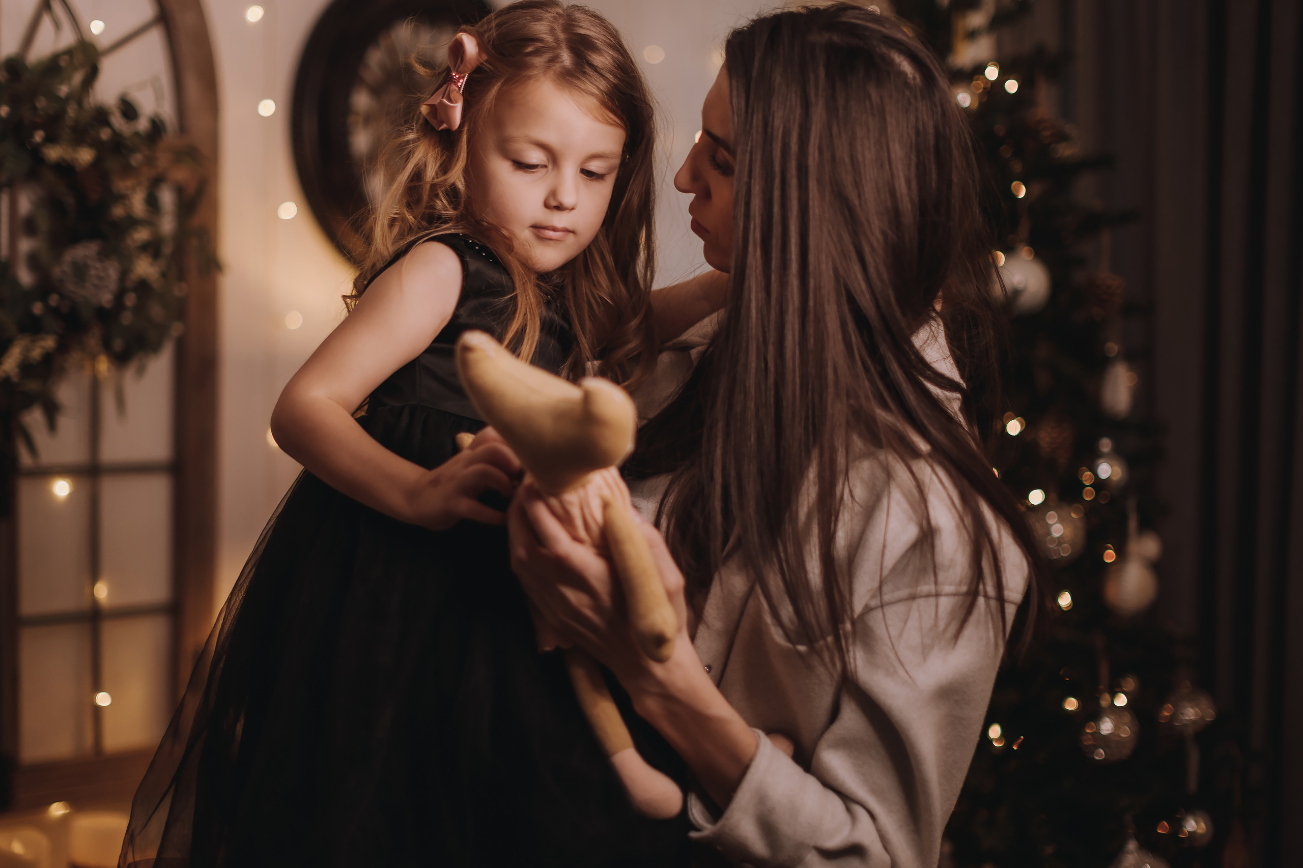 11.25.2022 Christmas Photoshoot 6. Wedding family event photographer in Chicago Nick Yushevich