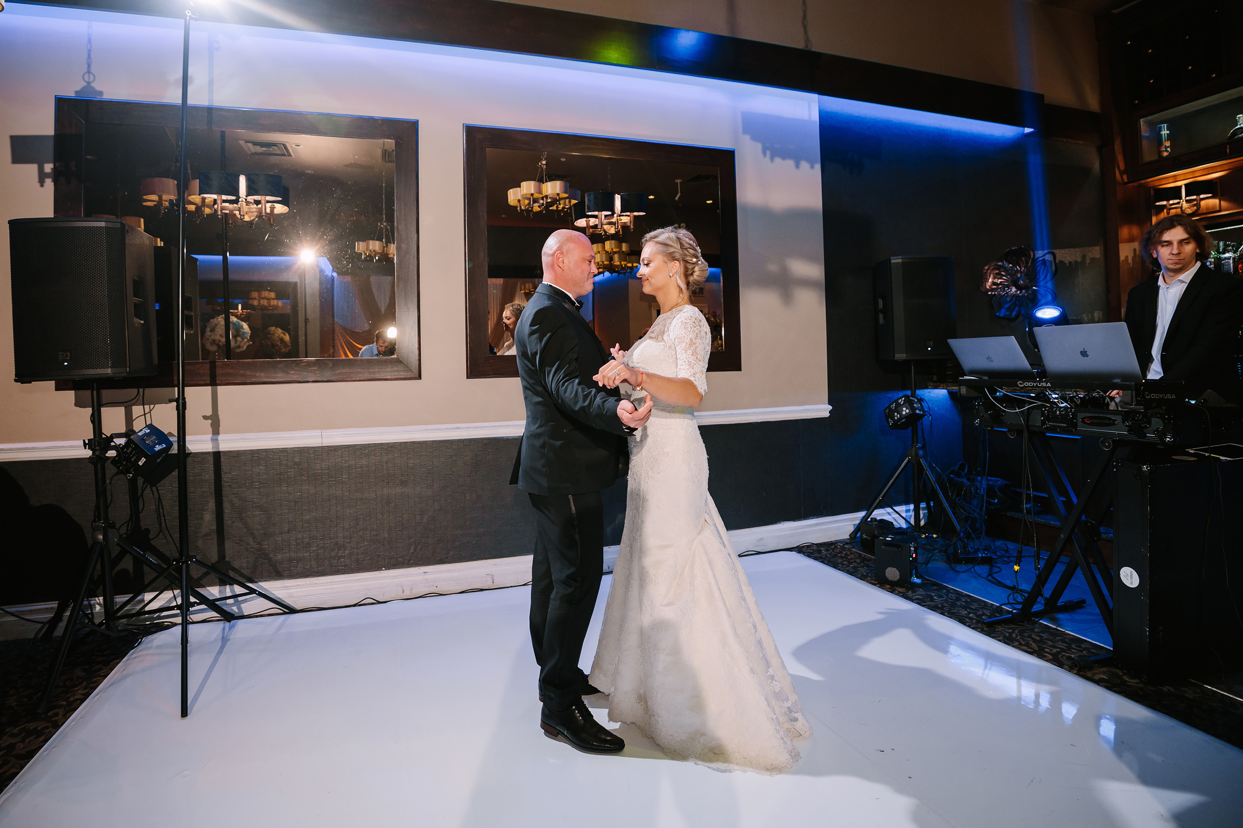 10.29.2022 Wedding. Wedding family event photographer in Chicago Nick Yushevich