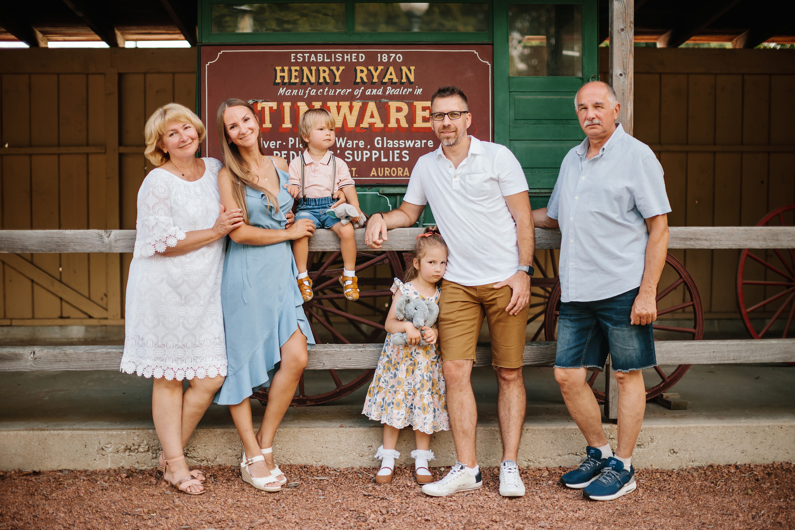 09.03.22 Family Photoshoot. Wedding family event photographer in Chicago Nick Yushevich