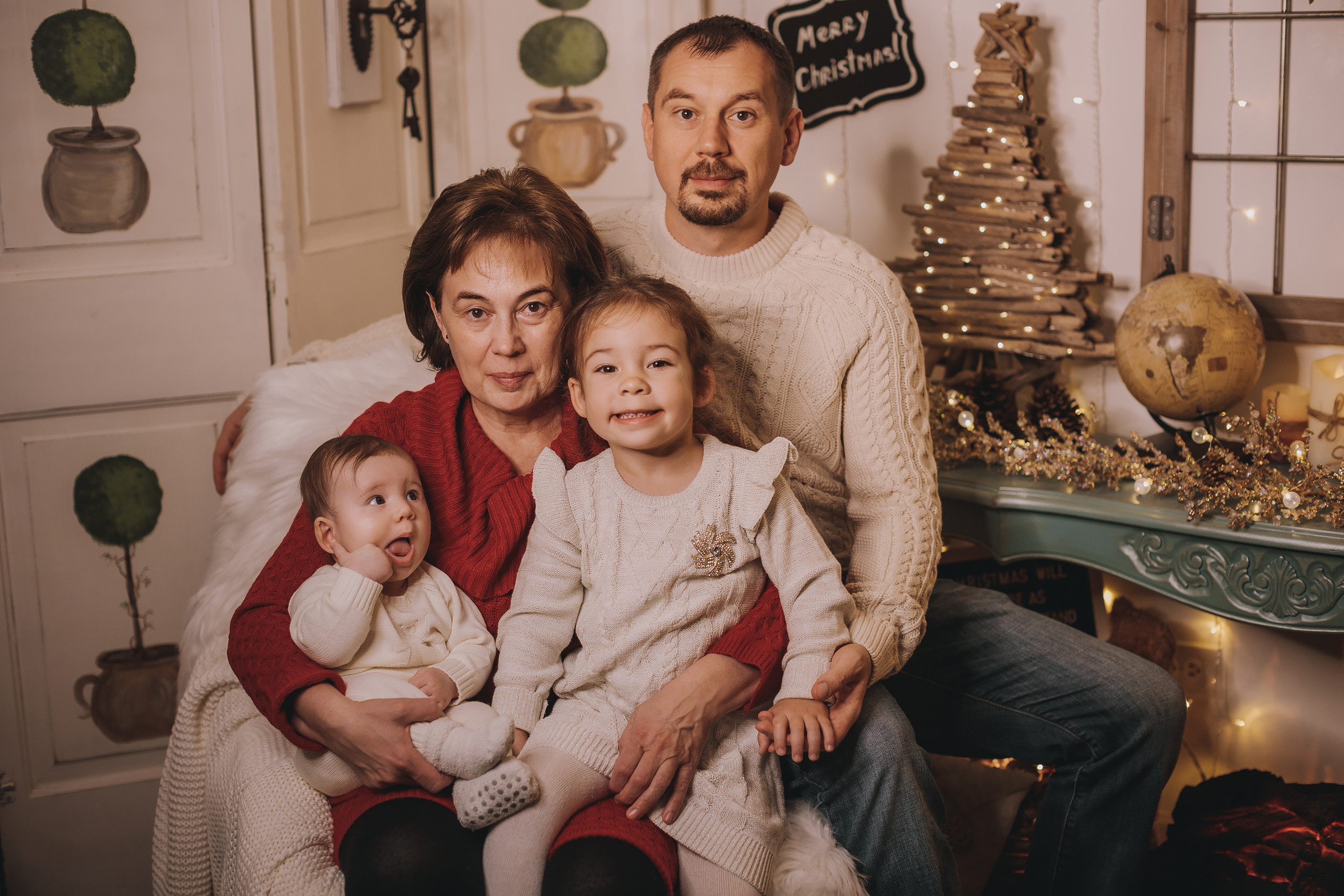 11.14.2022 Christmas Photoshoot 2. Wedding family event photographer in Chicago Nick Yushevich