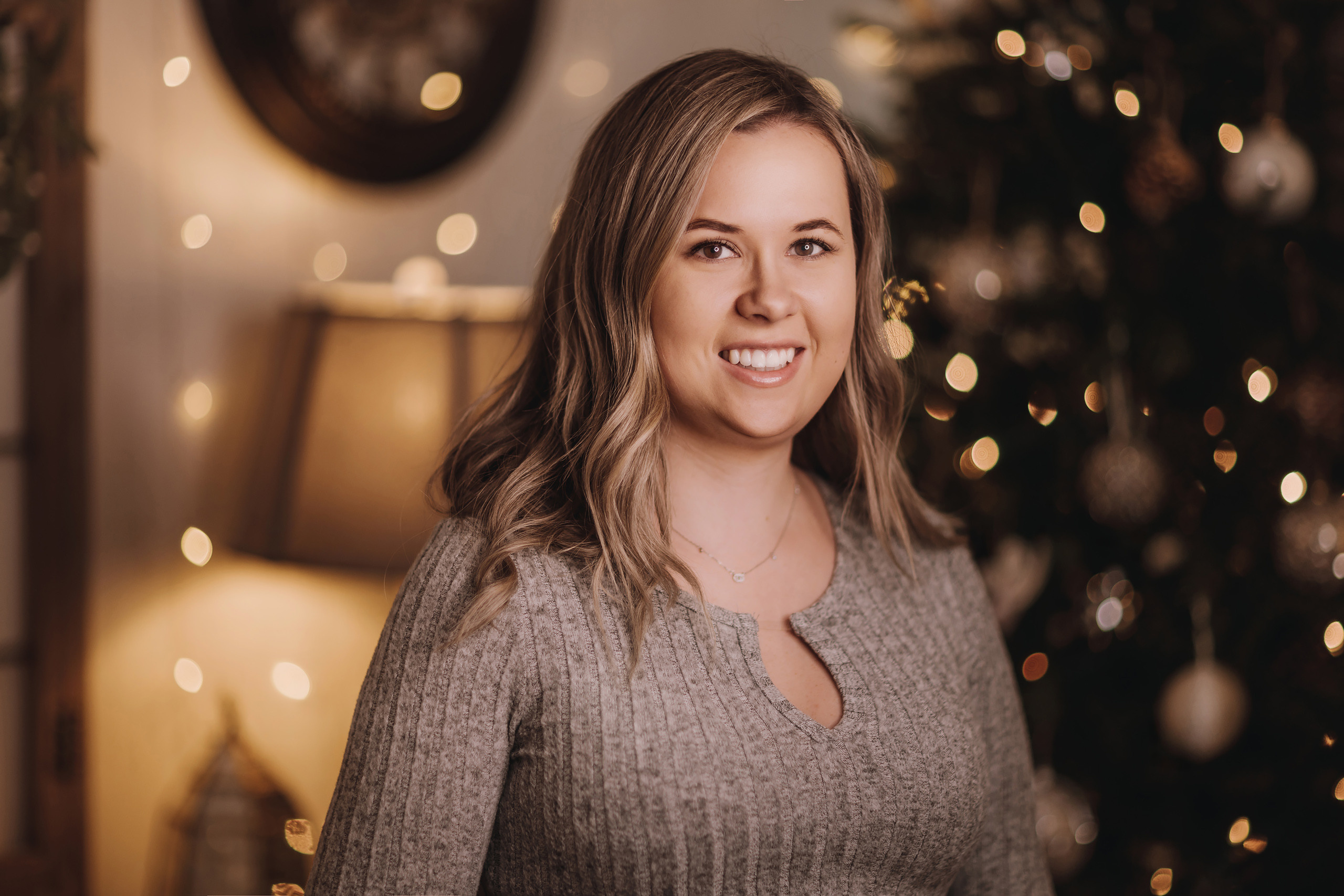 11.27.2022 Christmas Photoshoot 7. Wedding family event photographer in Chicago Nick Yushevich