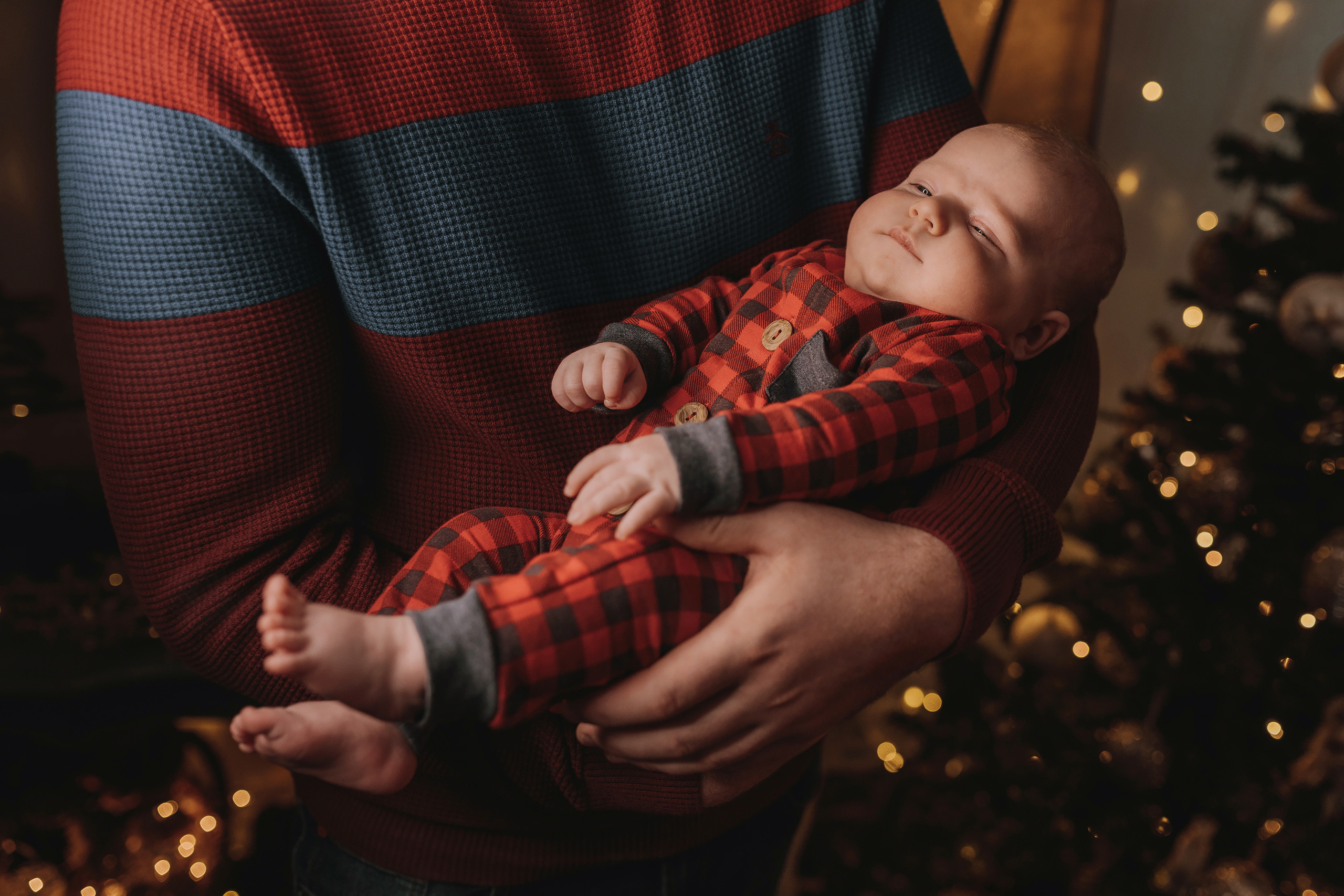 11.26.2022 Christmas Photoshoot 9. Wedding family event photographer in Chicago Nick Yushevich