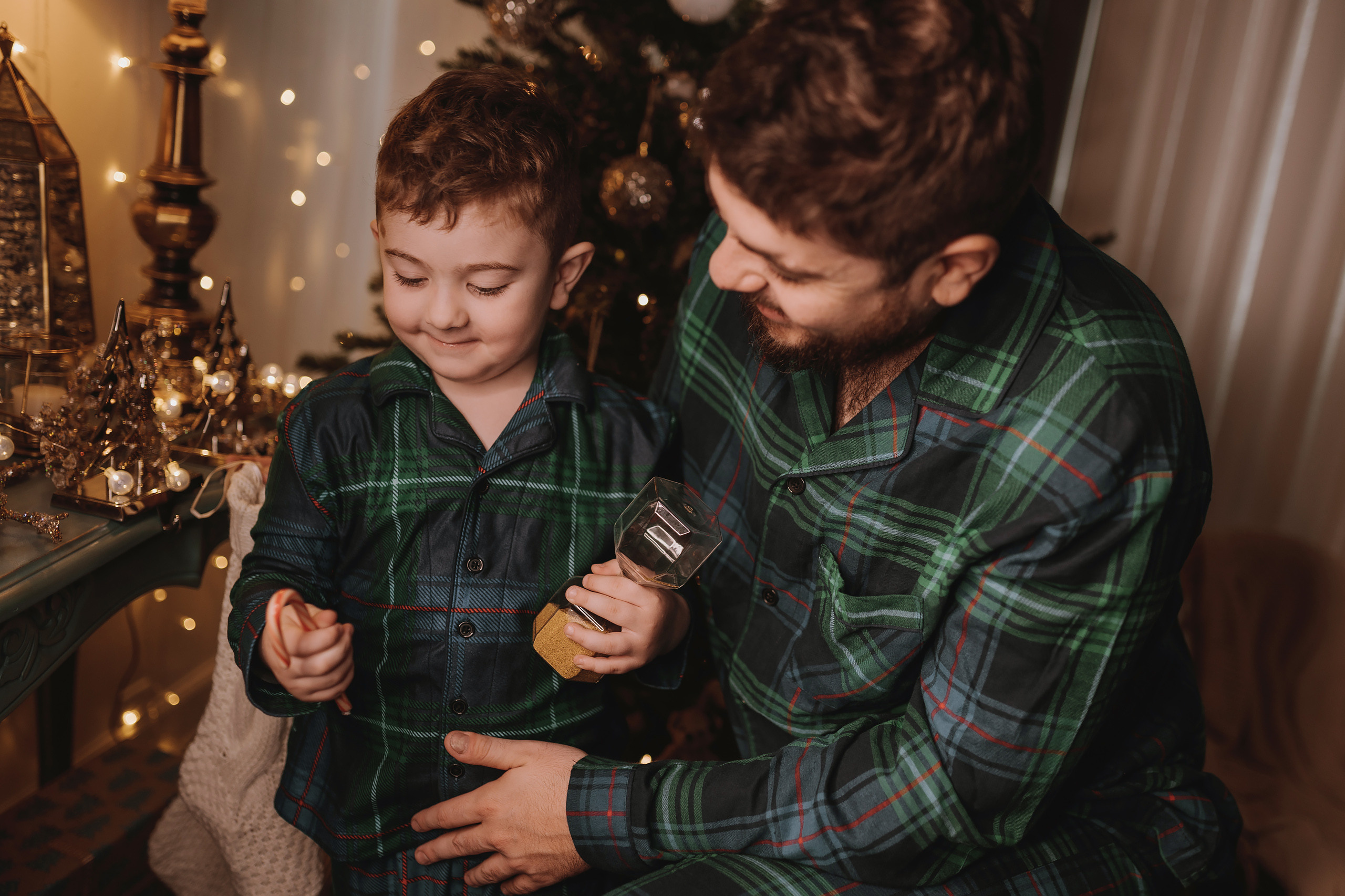 11.27.2022 Christmas Photoshoot 8. Wedding family event photographer in Chicago Nick Yushevich