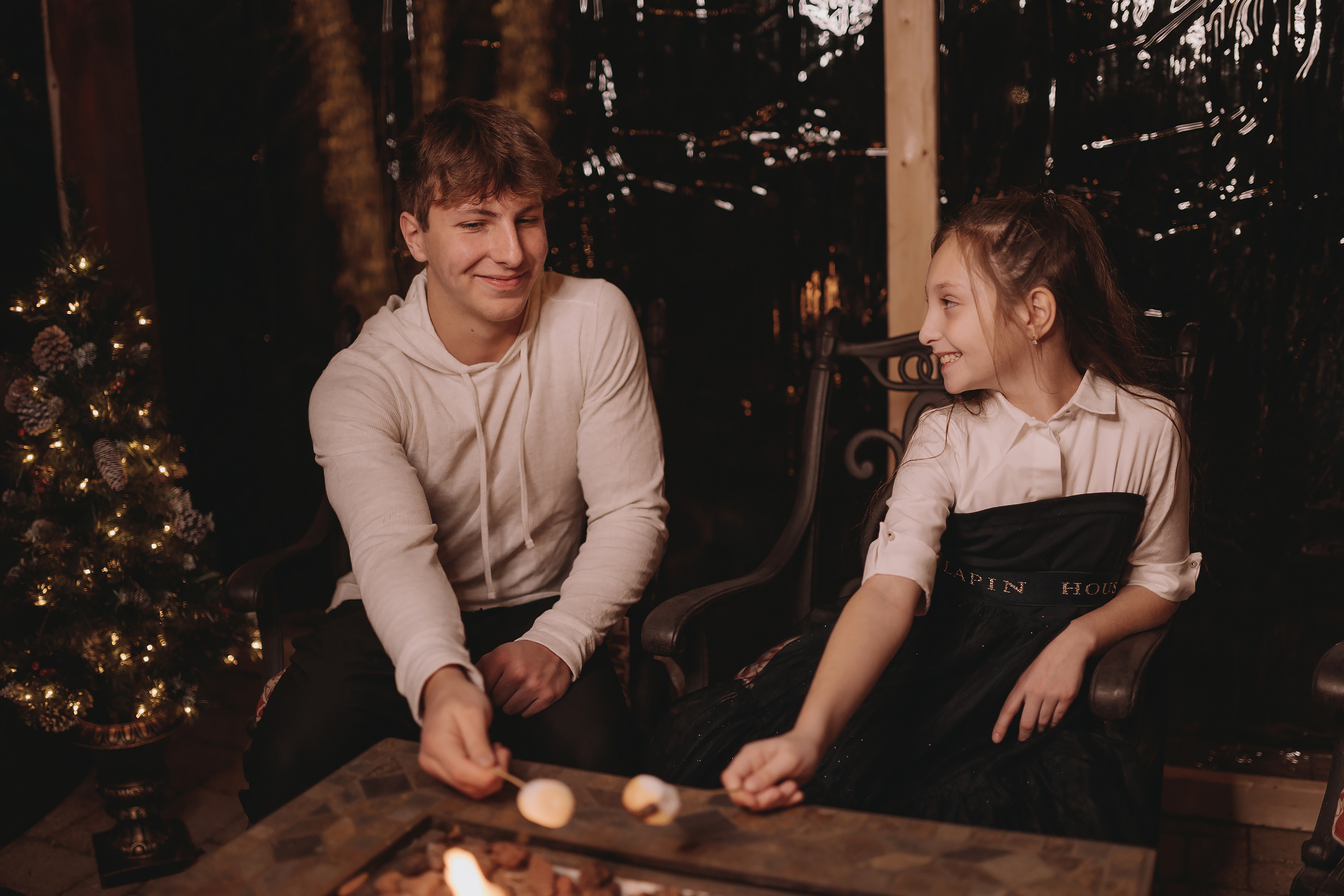 11.26.2022 Christmas Photoshoot. Wedding family event photographer in Chicago Nick Yushevich