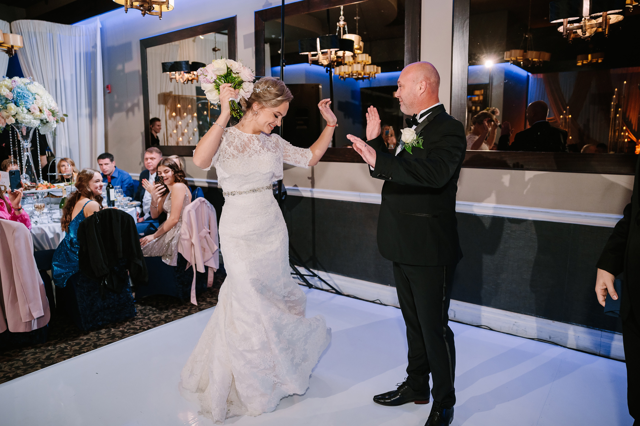 10.29.2022 Wedding. Wedding family event photographer in Chicago Nick Yushevich