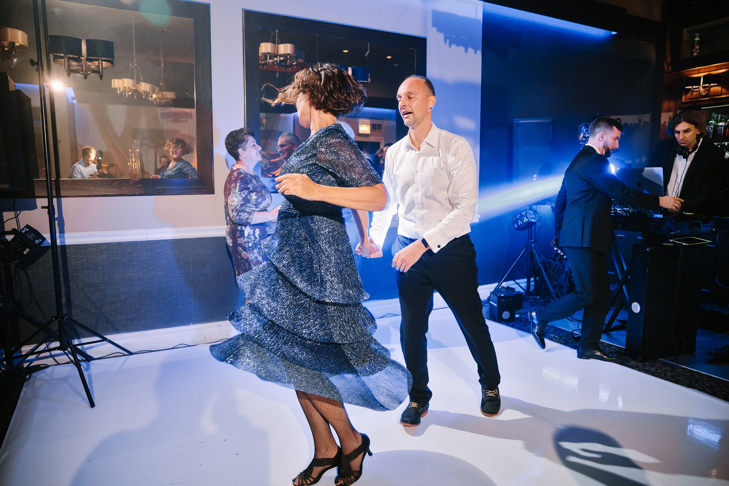 10.29.2022 Wedding. Wedding family event photographer in Chicago Nick Yushevich