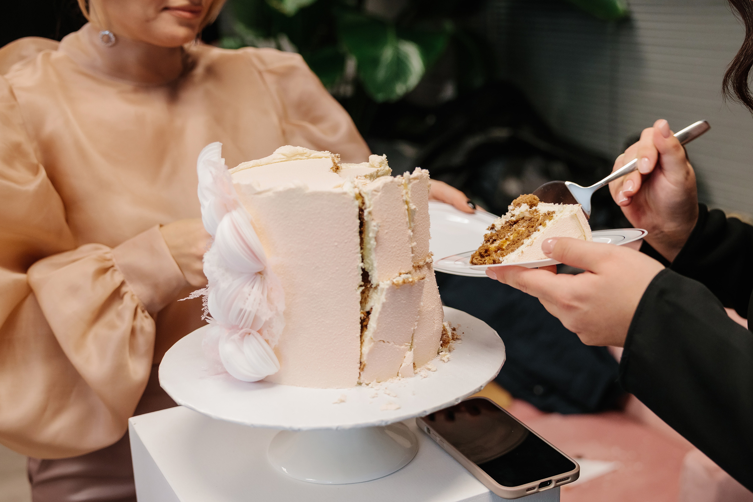 Grand Opening Trynkina Makeup 11.20.2022. Wedding family event photographer in Chicago Nick Yushevich