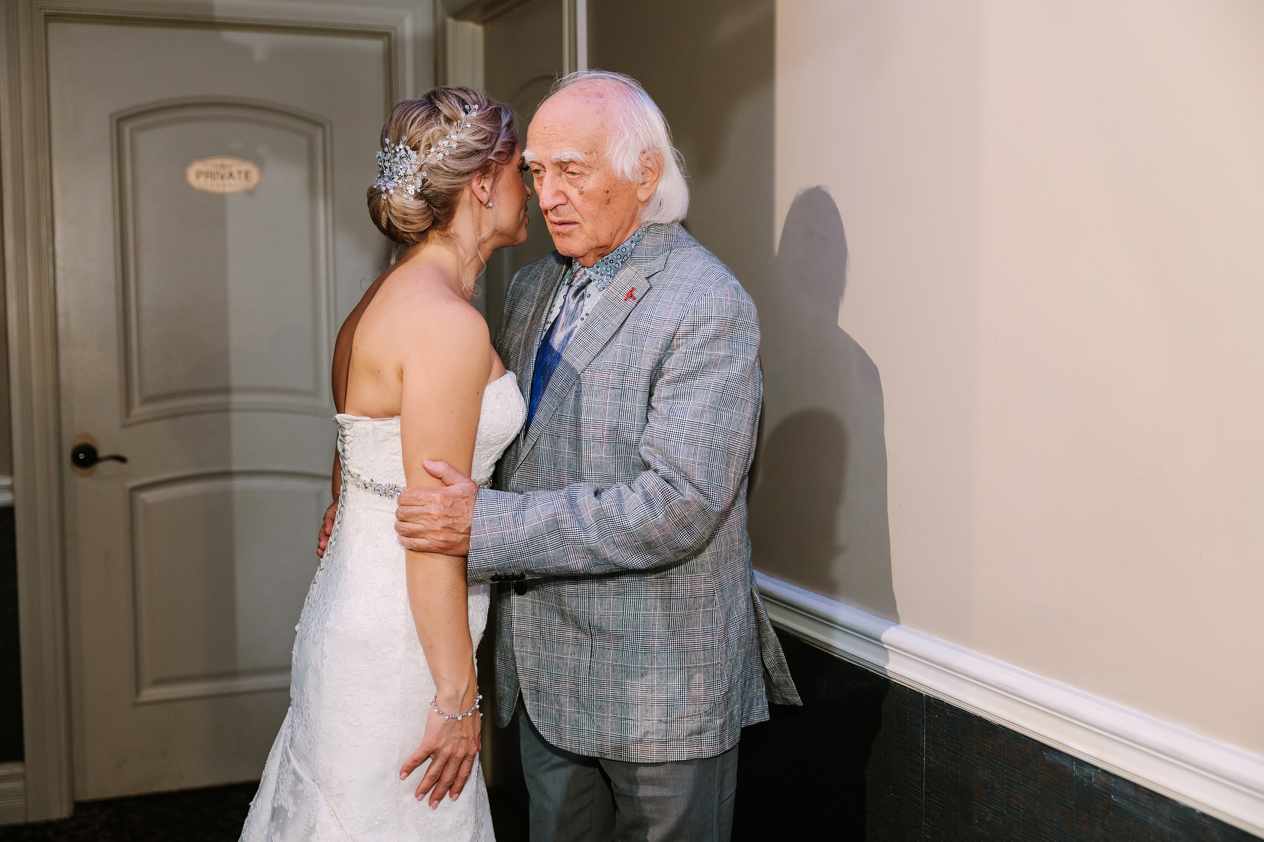 10.29.2022 Wedding. Wedding family event photographer in Chicago Nick Yushevich