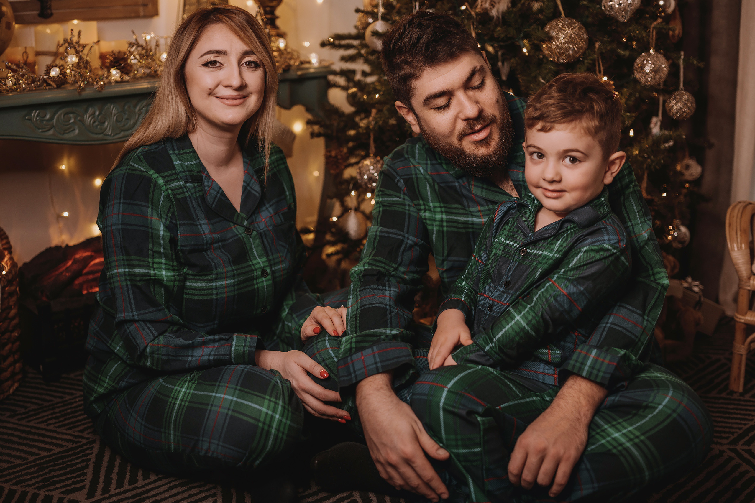 11.27.2022 Christmas Photoshoot 8. Wedding family event photographer in Chicago Nick Yushevich