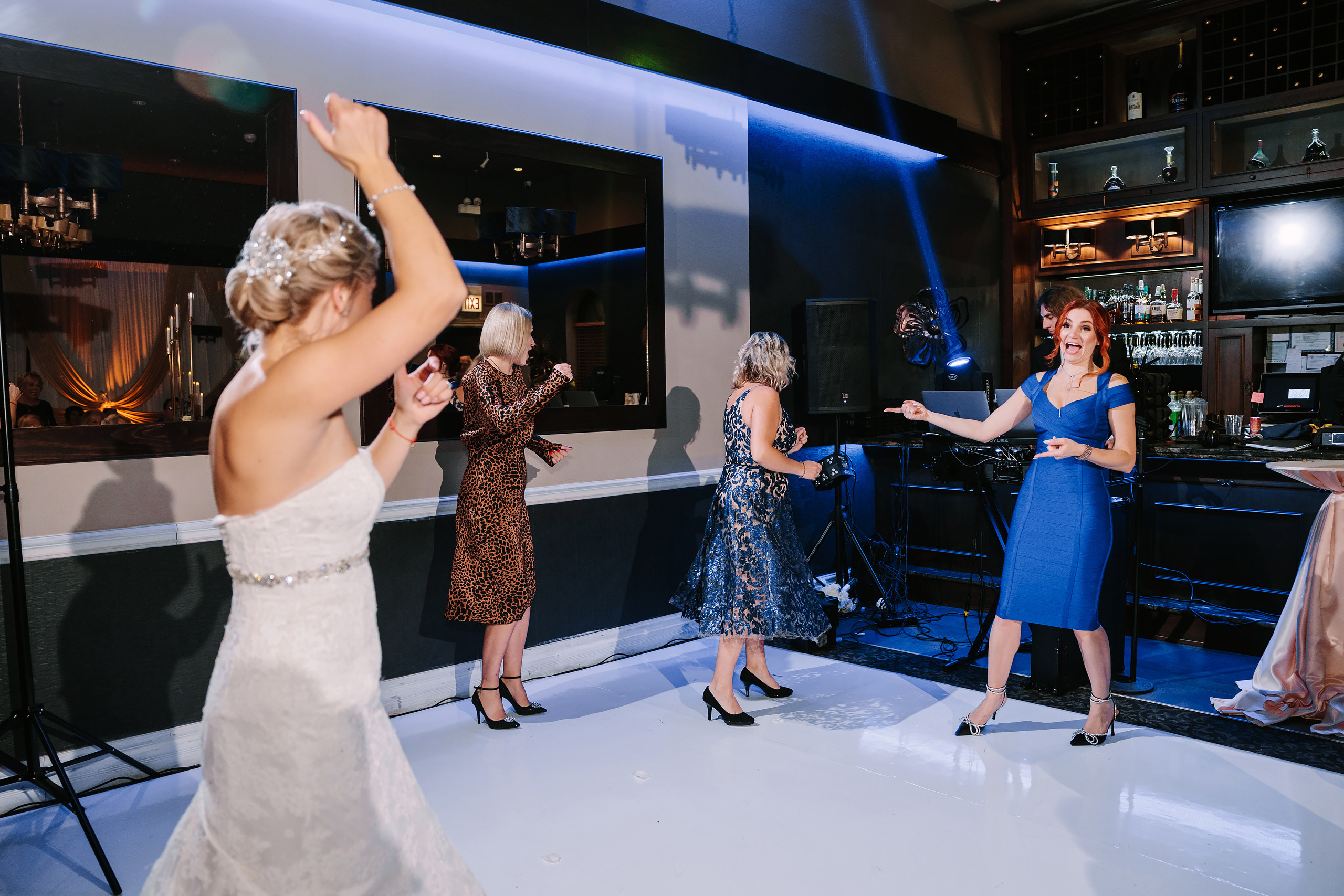 10.29.2022 Wedding. Wedding family event photographer in Chicago Nick Yushevich