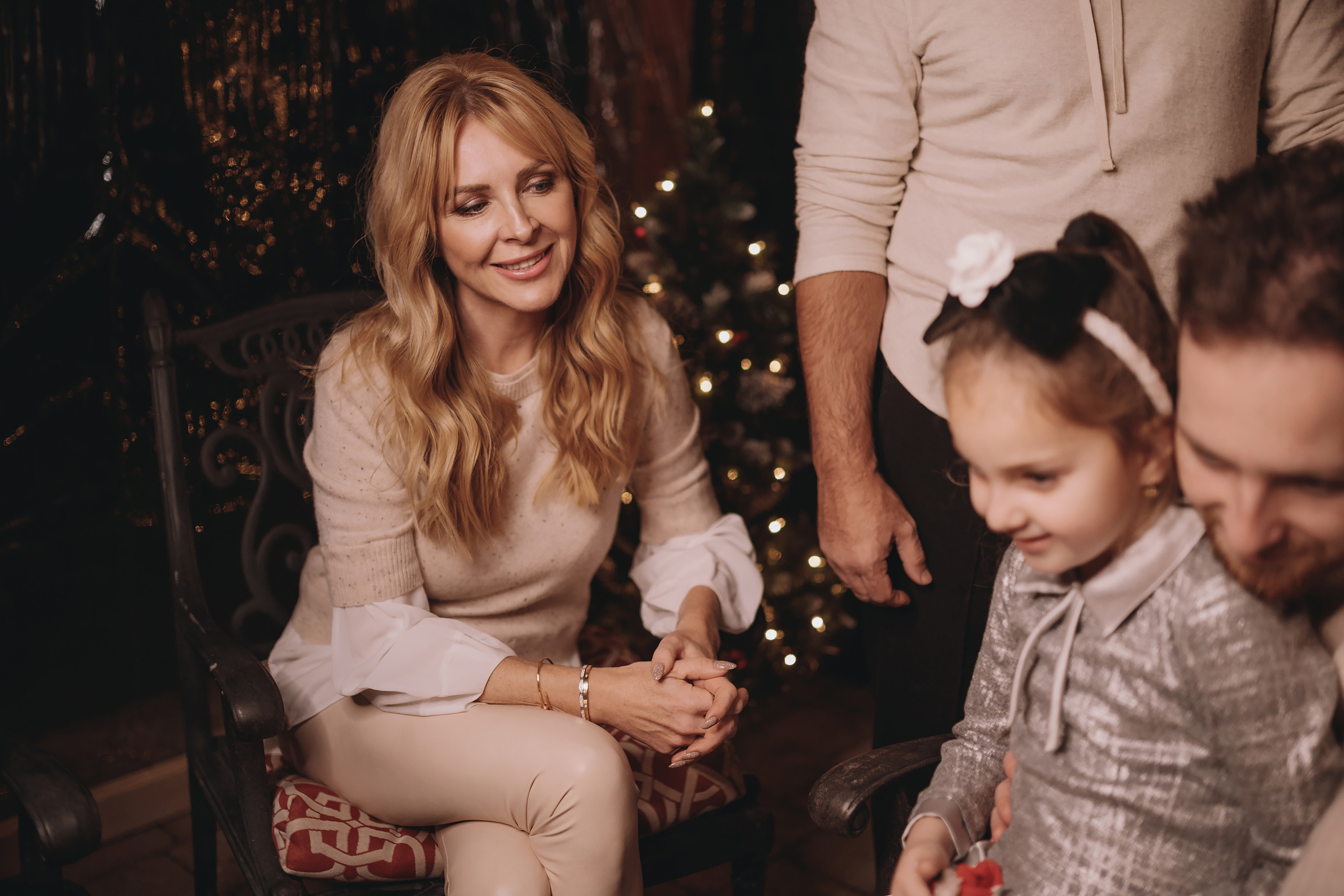 11.26.2022 Christmas Photoshoot. Wedding family event photographer in Chicago Nick Yushevich