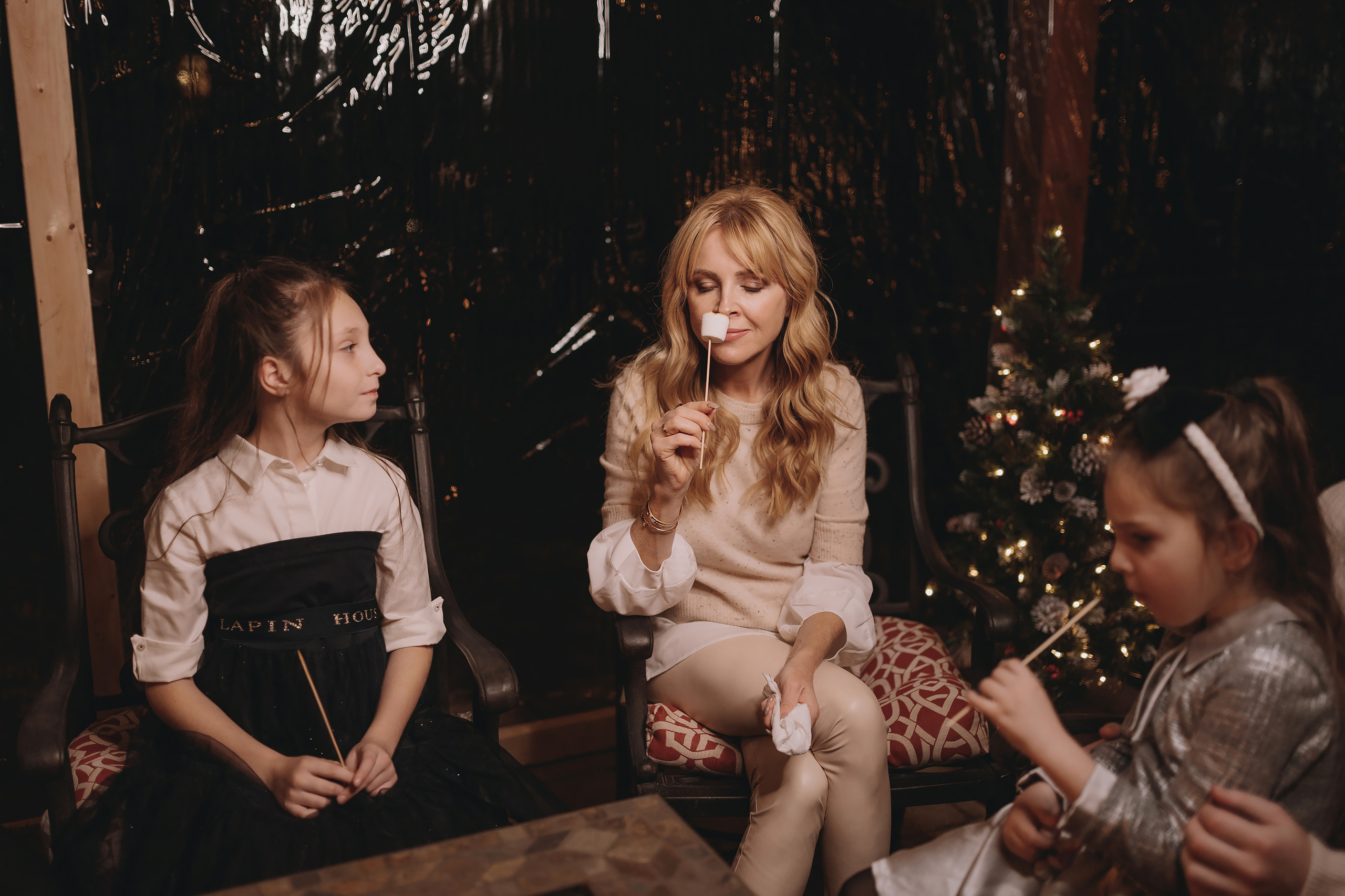 11.26.2022 Christmas Photoshoot. Wedding family event photographer in Chicago Nick Yushevich