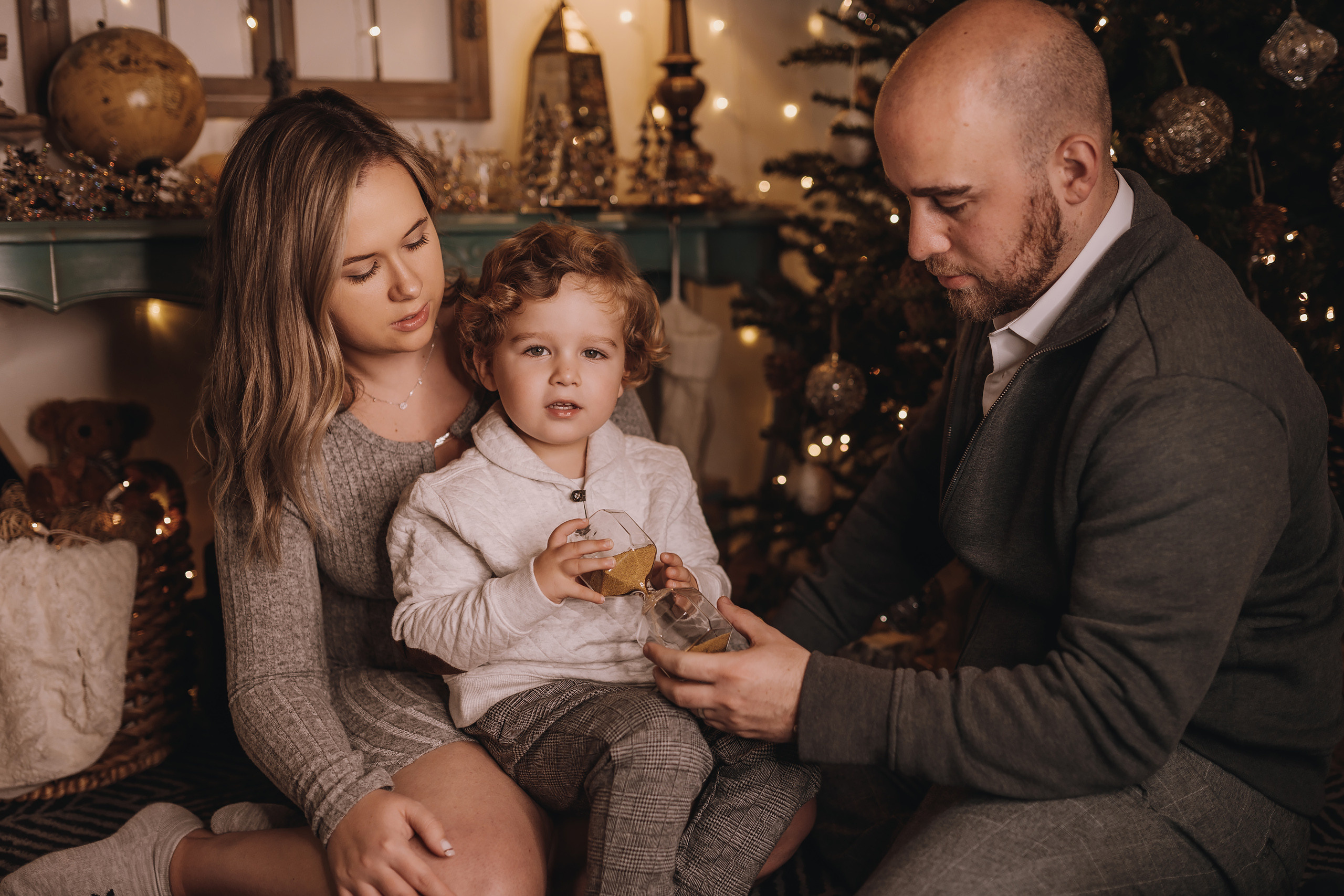 11.27.2022 Christmas Photoshoot 7. Wedding family event photographer in Chicago Nick Yushevich