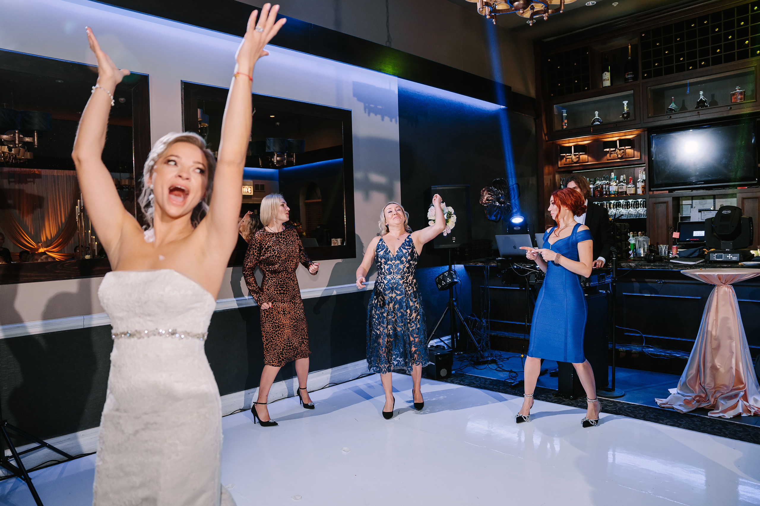 10.29.2022 Wedding. Wedding family event photographer in Chicago Nick Yushevich