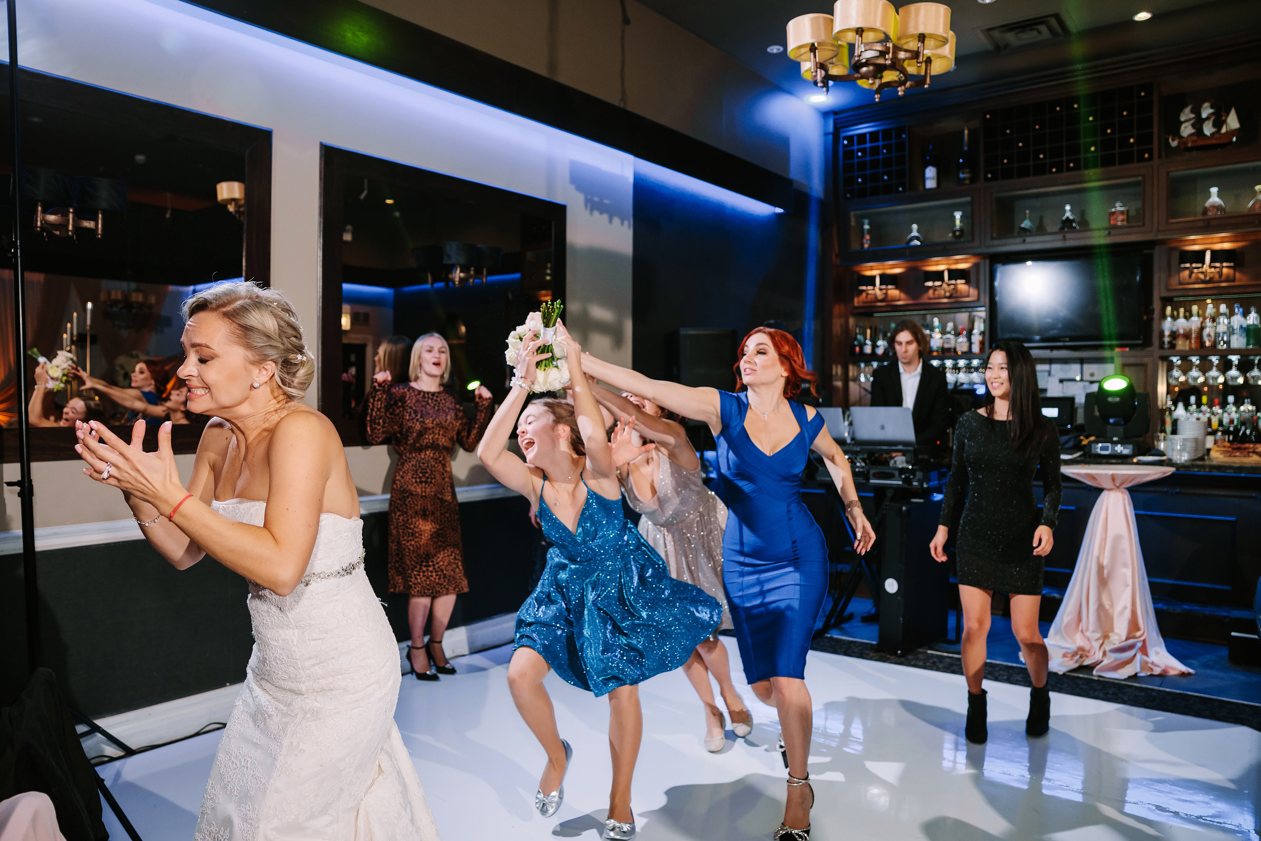 10.29.2022 Wedding. Wedding family event photographer in Chicago Nick Yushevich