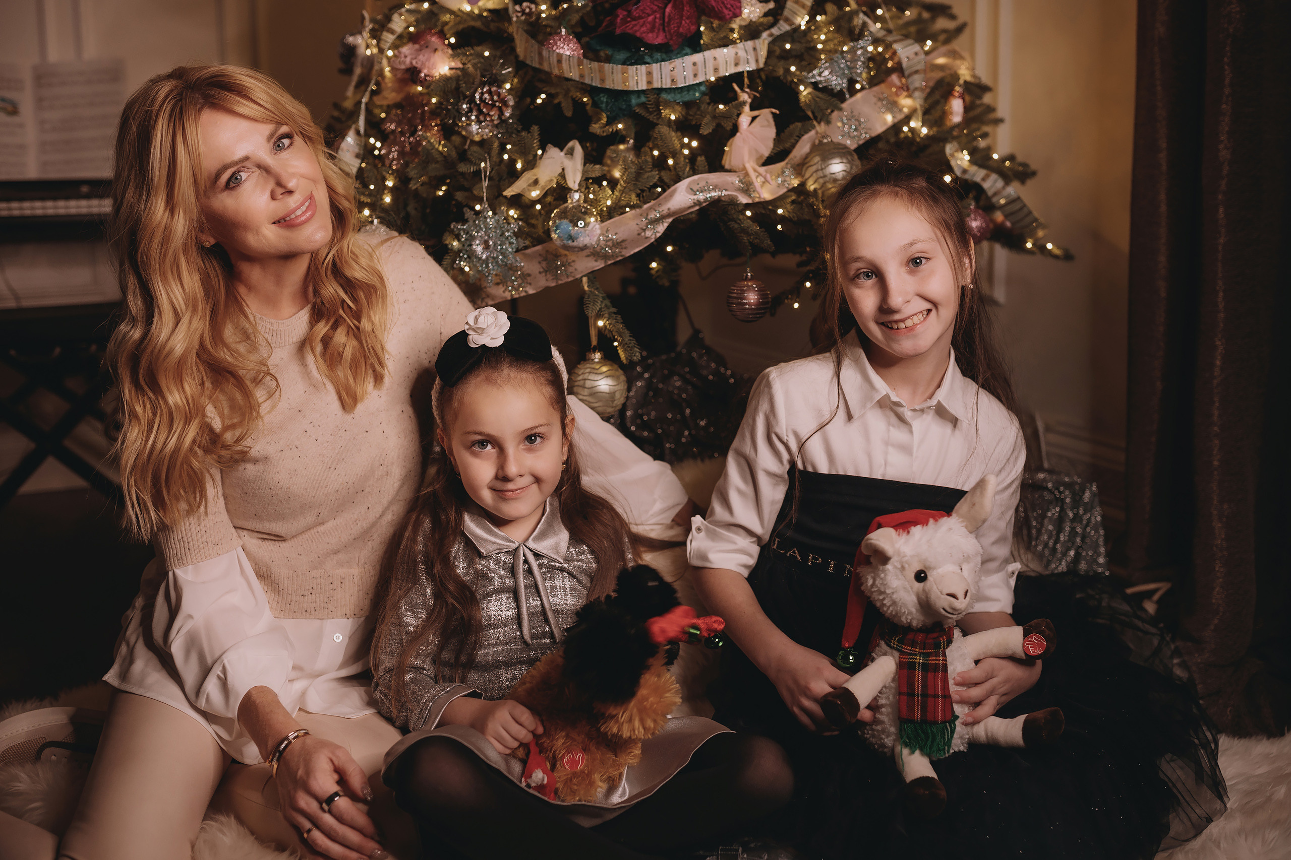 11.26.2022 Christmas Photoshoot. Wedding family event photographer in Chicago Nick Yushevich