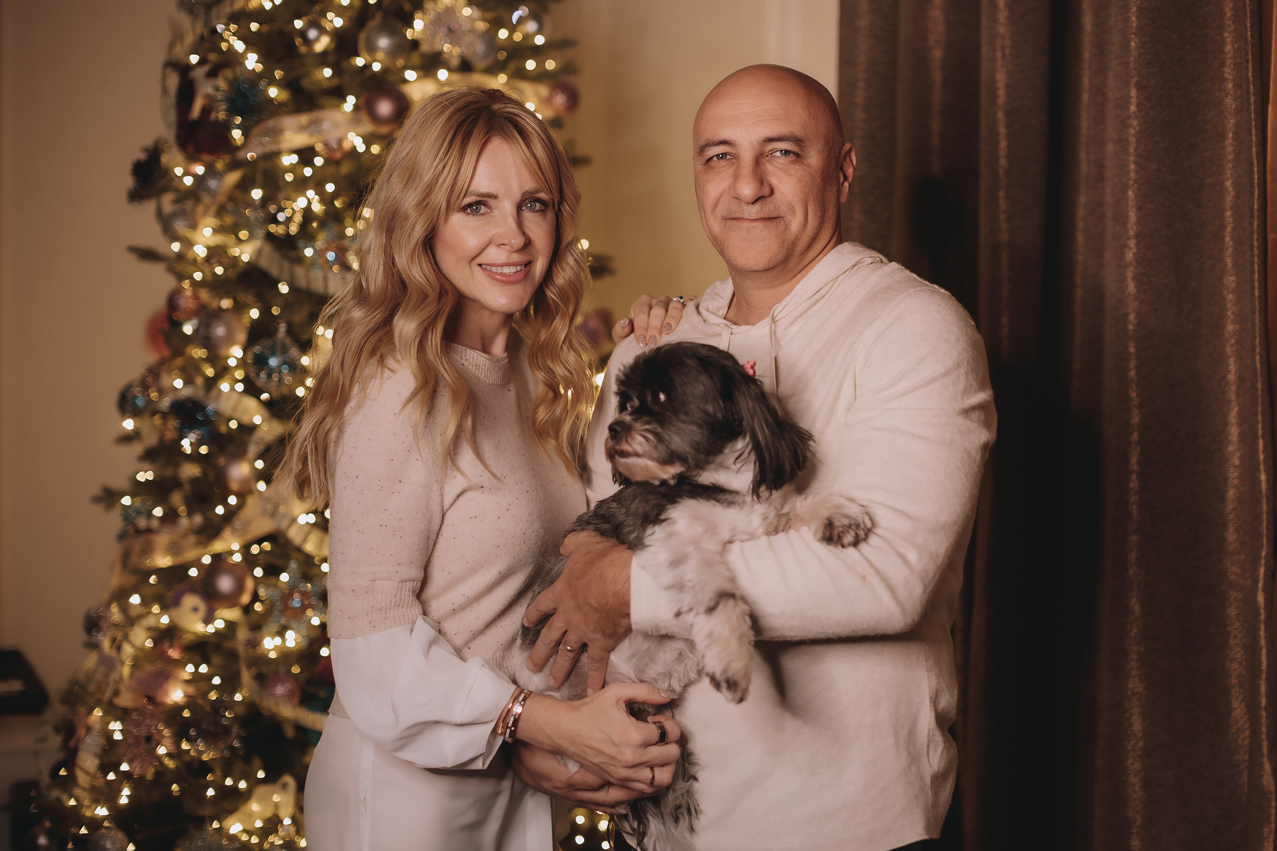 11.26.2022 Christmas Photoshoot. Wedding family event photographer in Chicago Nick Yushevich