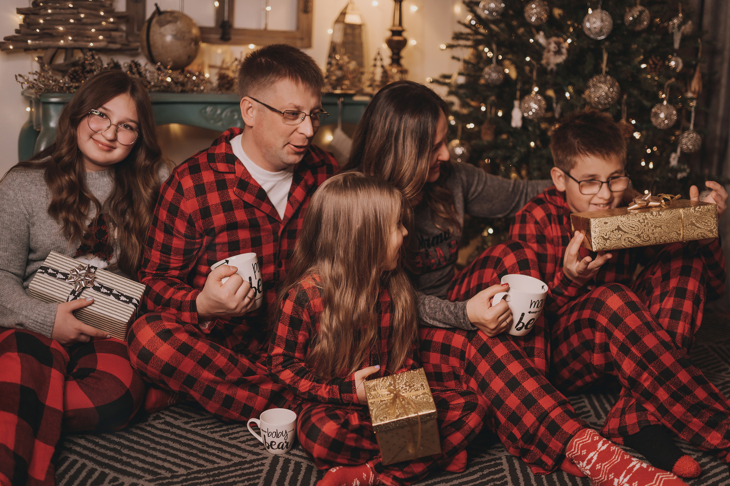 11.12.2022 Christmas Photoshoot 1. Wedding family event photographer in Chicago Nick Yushevich