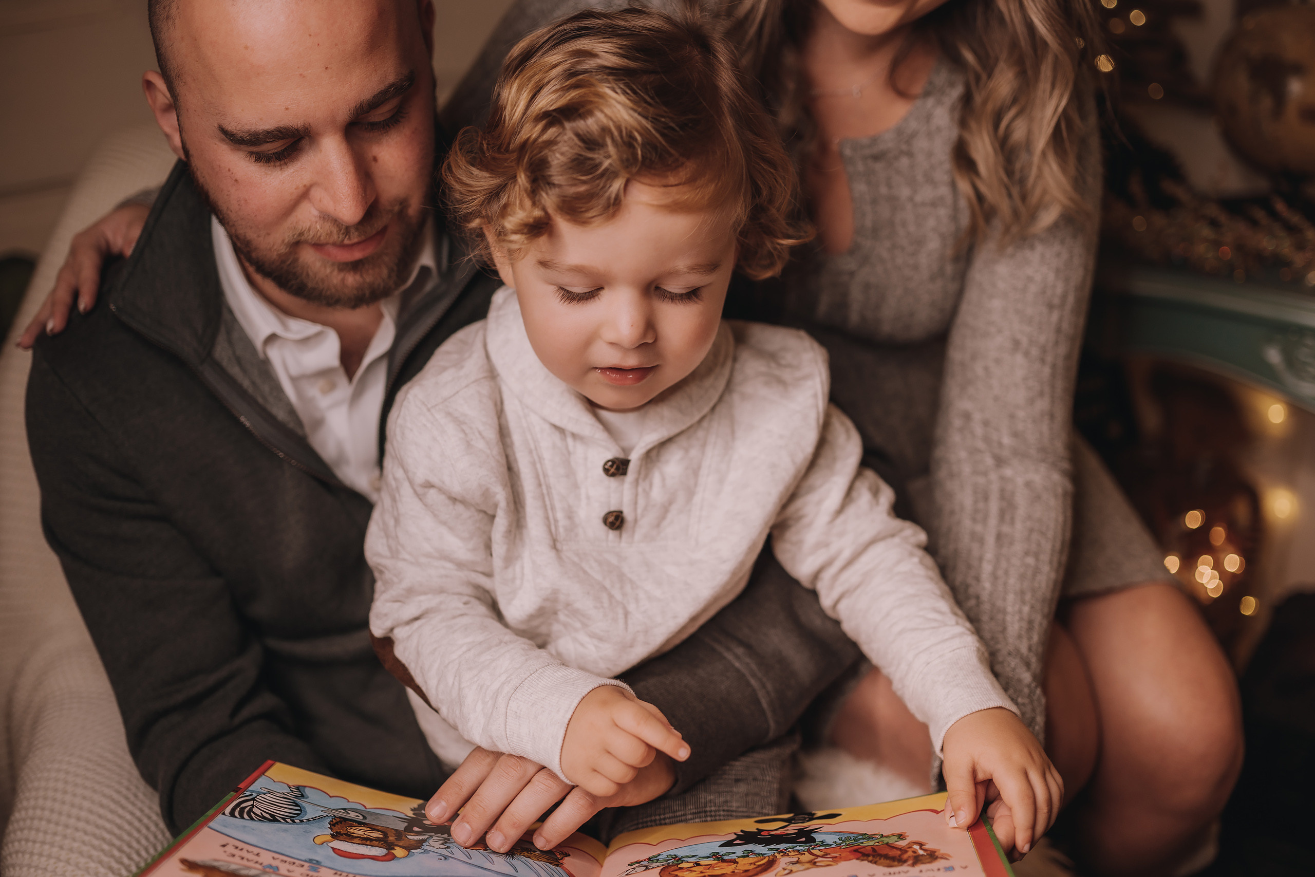 11.27.2022 Christmas Photoshoot 7. Wedding family event photographer in Chicago Nick Yushevich