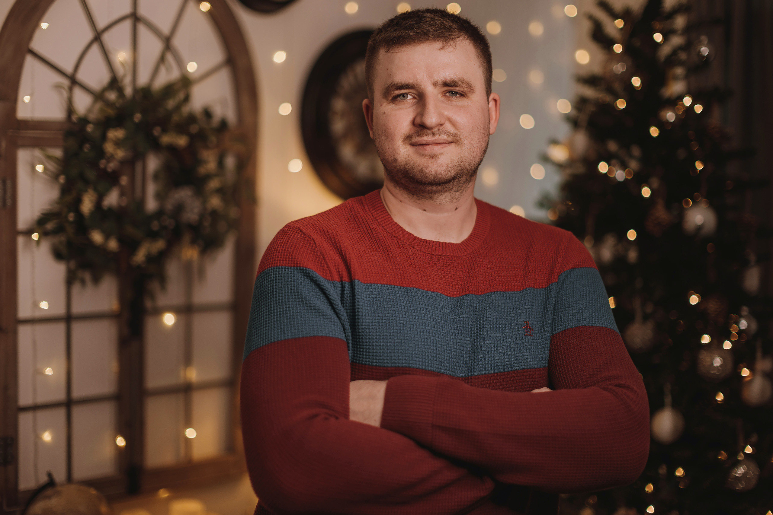 11.26.2022 Christmas Photoshoot 9. Wedding family event photographer in Chicago Nick Yushevich