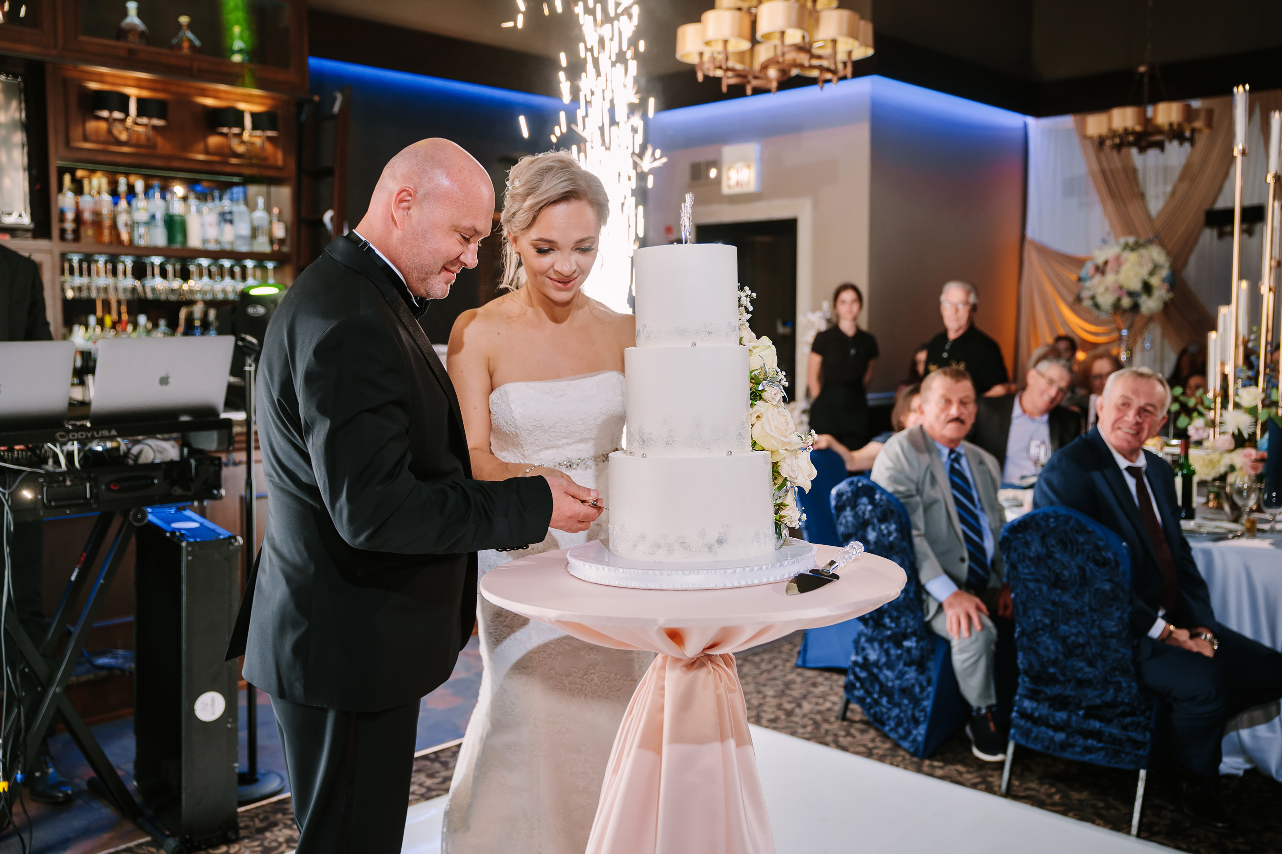 10.29.2022 Wedding. Wedding family event photographer in Chicago Nick Yushevich