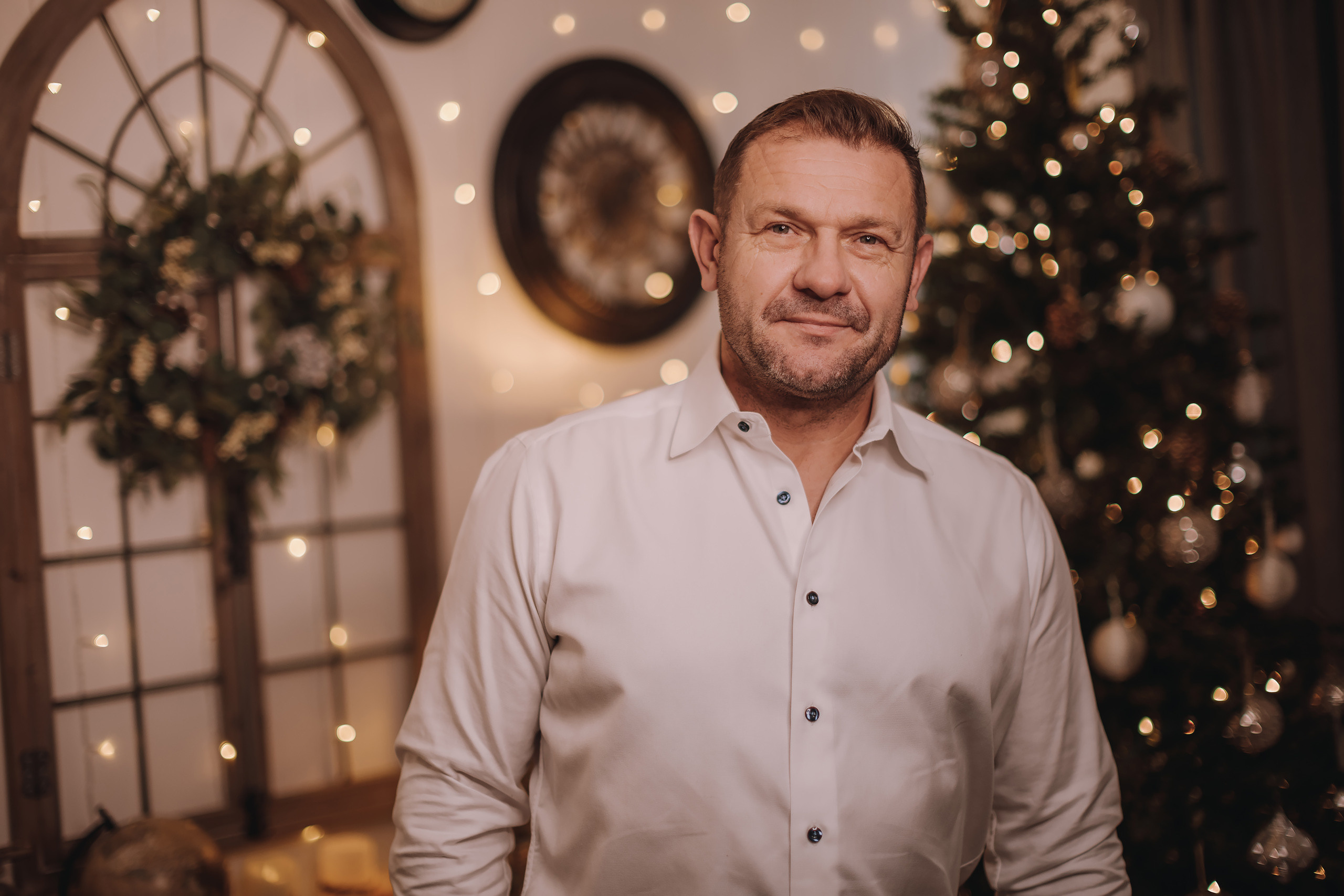 11.25.2022 Christmas Photoshoot 5. Wedding family event photographer in Chicago Nick Yushevich