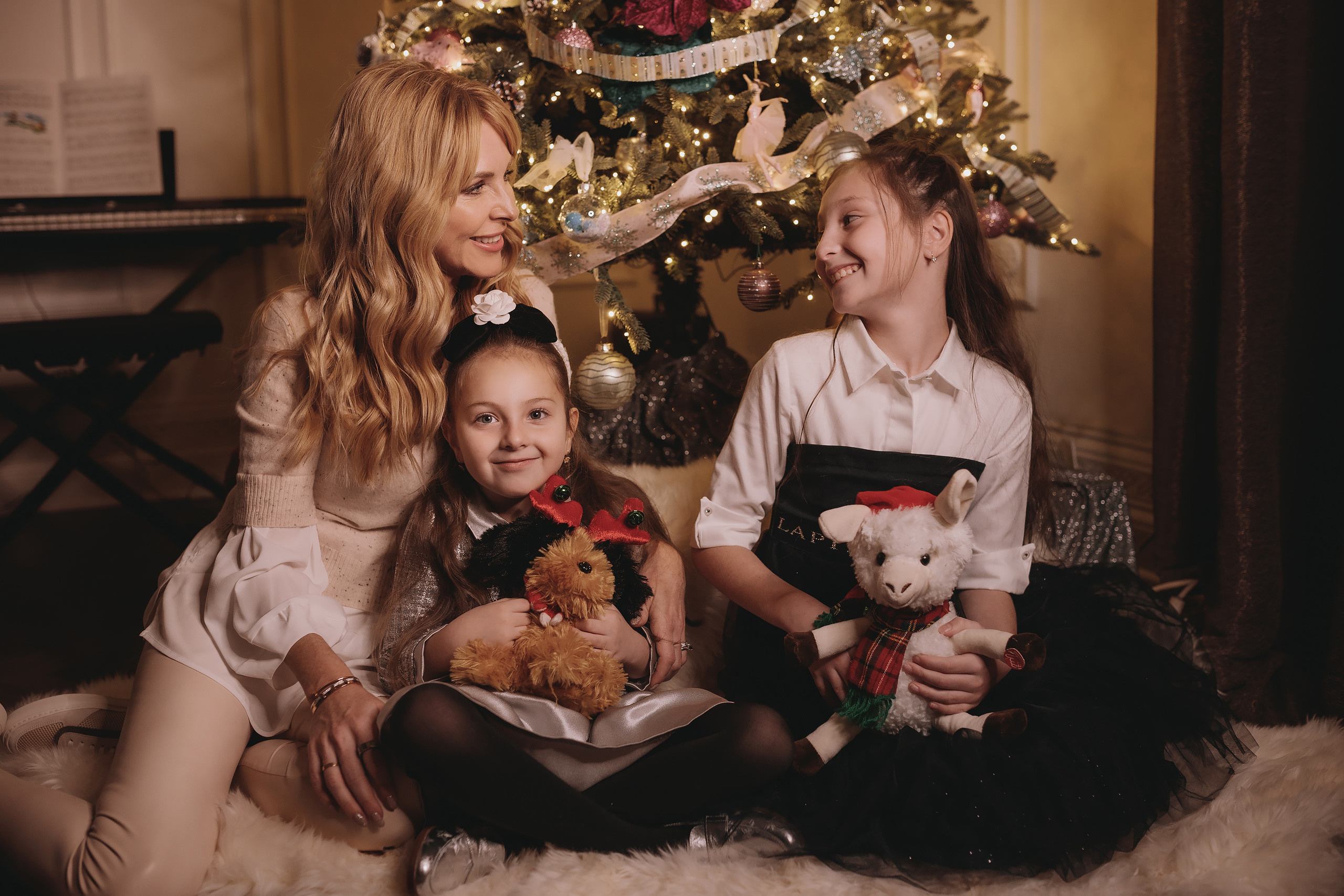 11.26.2022 Christmas Photoshoot. Wedding family event photographer in Chicago Nick Yushevich