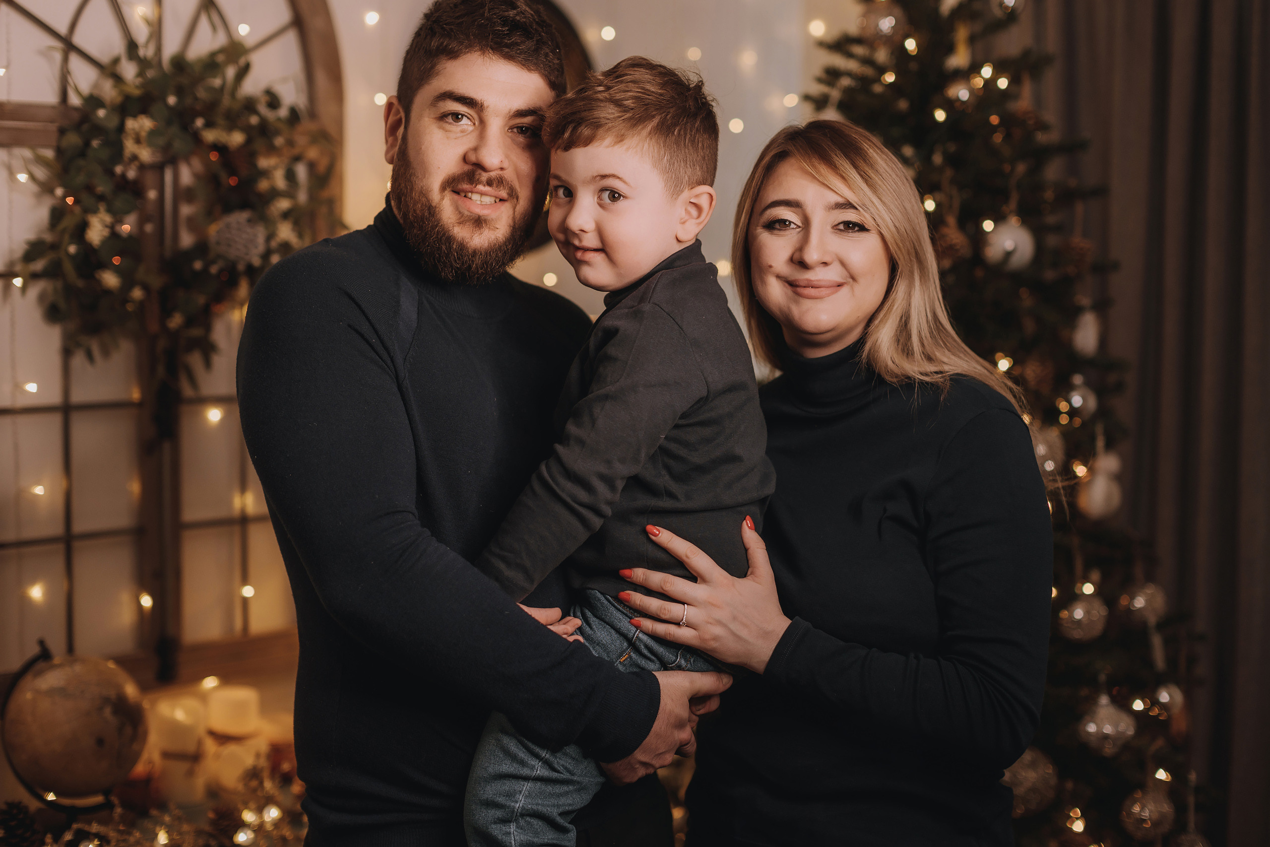 11.27.2022 Christmas Photoshoot 8. Wedding family event photographer in Chicago Nick Yushevich