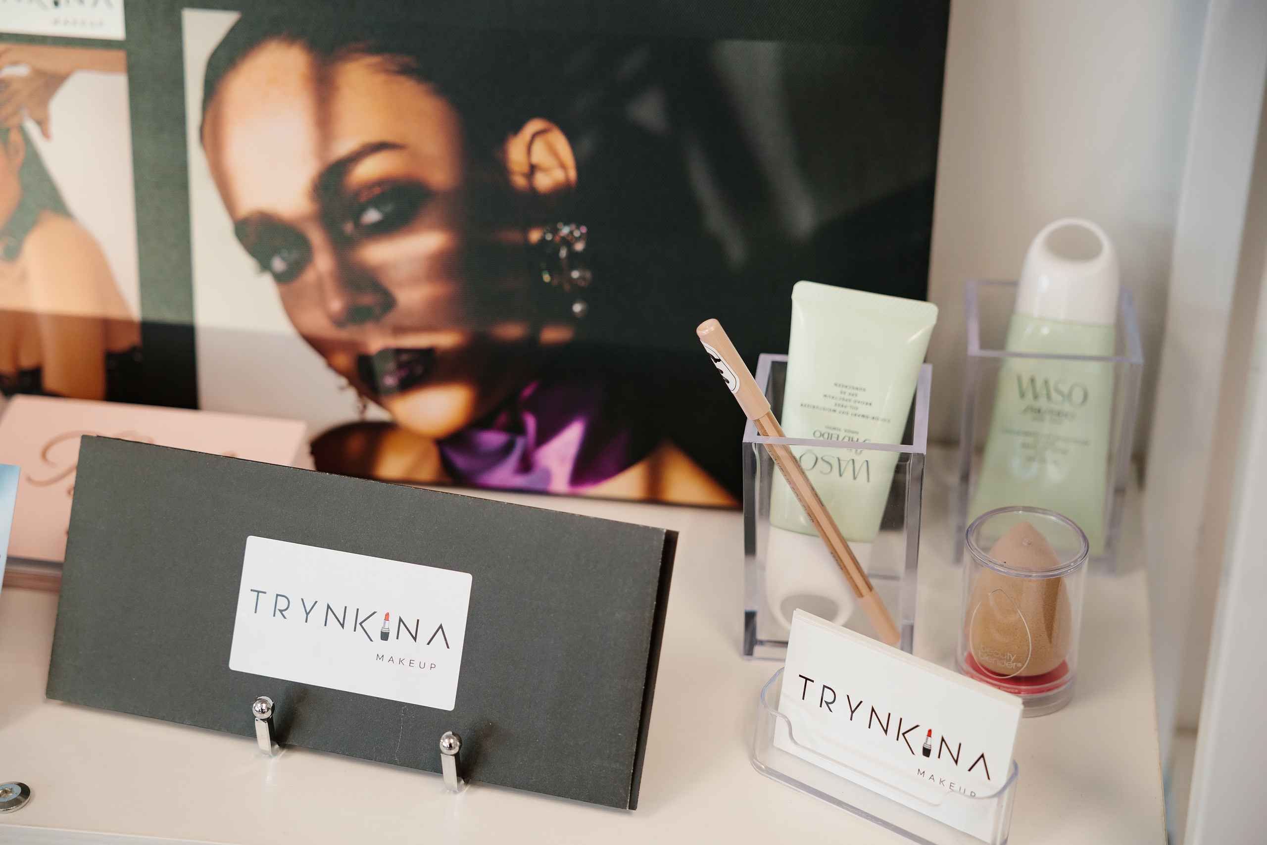 Grand Opening Trynkina Makeup 11.20.2022. Wedding family event photographer in Chicago Nick Yushevich