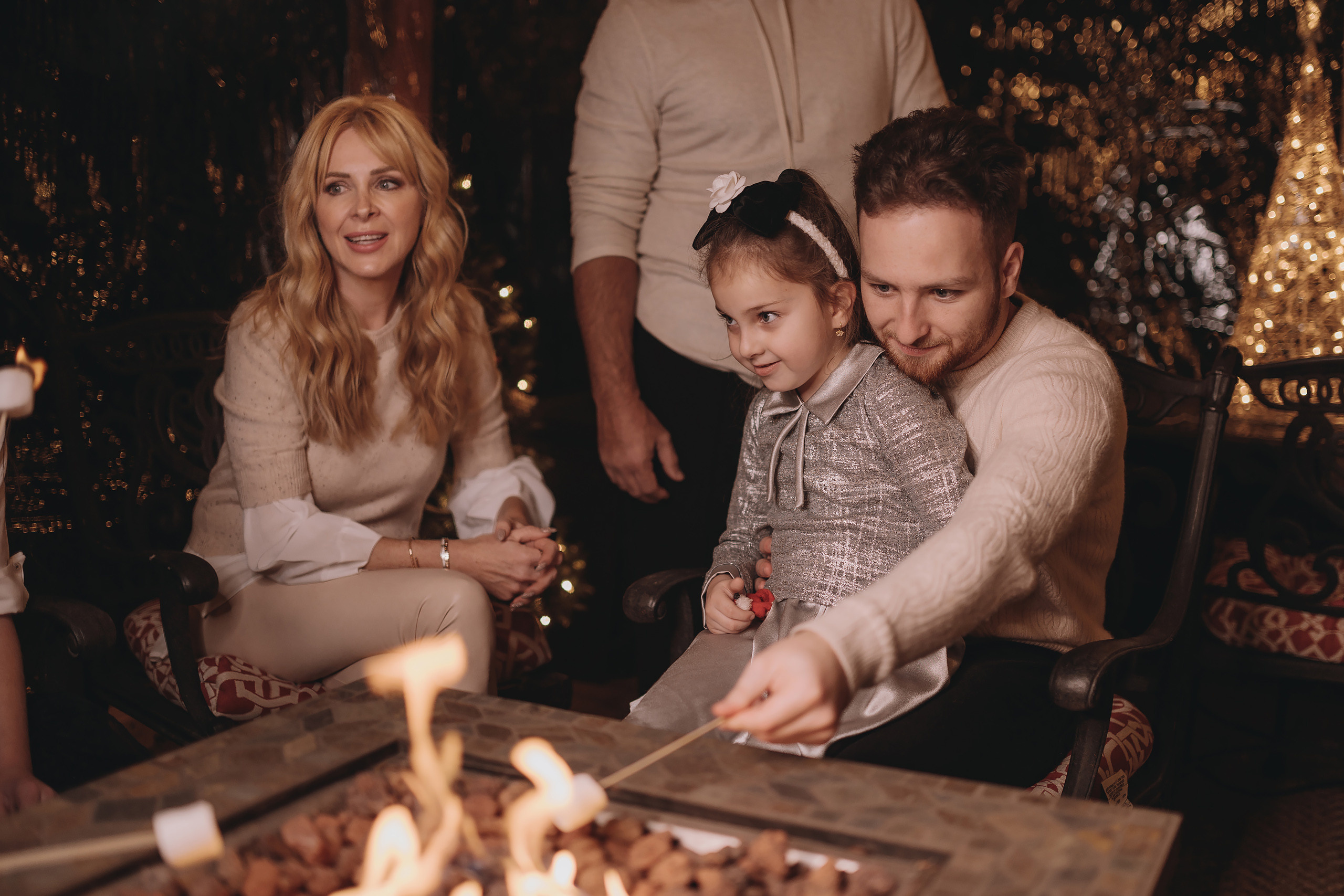 11.26.2022 Christmas Photoshoot. Wedding family event photographer in Chicago Nick Yushevich