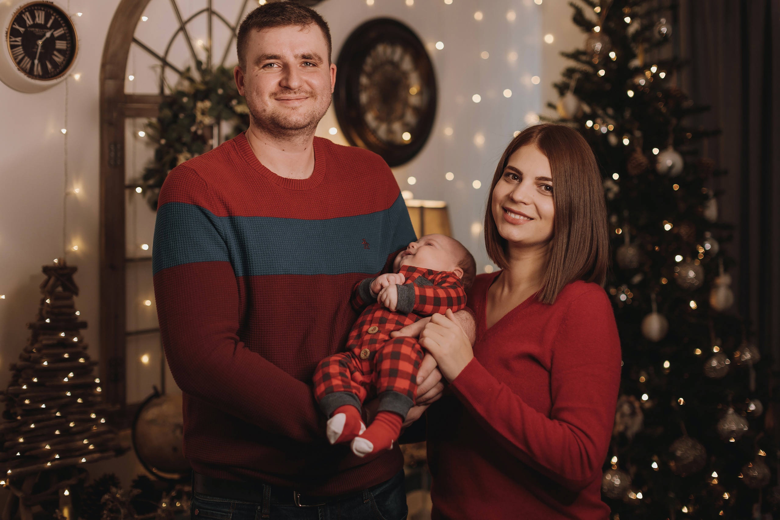 11.26.2022 Christmas Photoshoot 9. Wedding family event photographer in Chicago Nick Yushevich