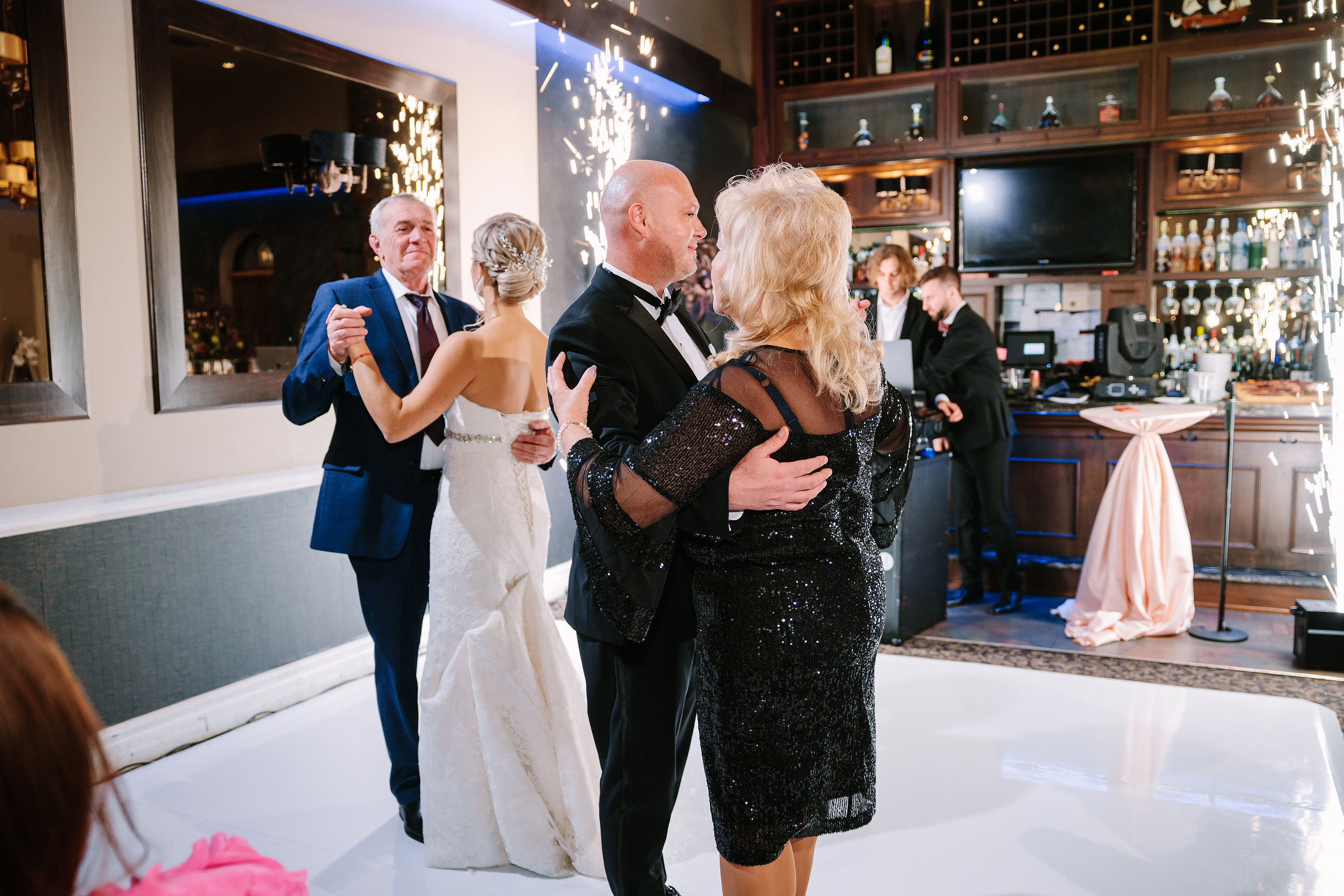 10.29.2022 Wedding. Wedding family event photographer in Chicago Nick Yushevich