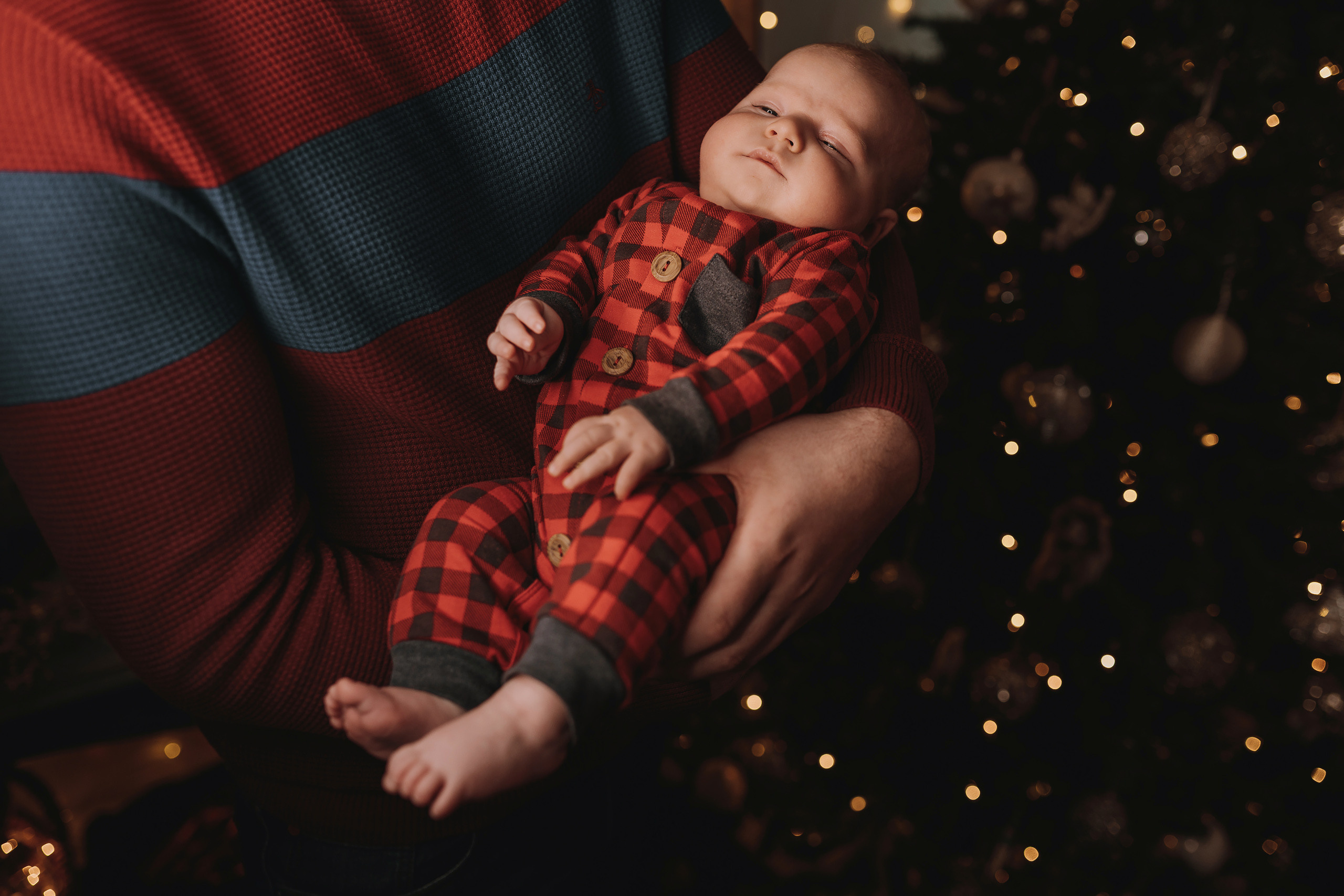 11.26.2022 Christmas Photoshoot 9. Wedding family event photographer in Chicago Nick Yushevich