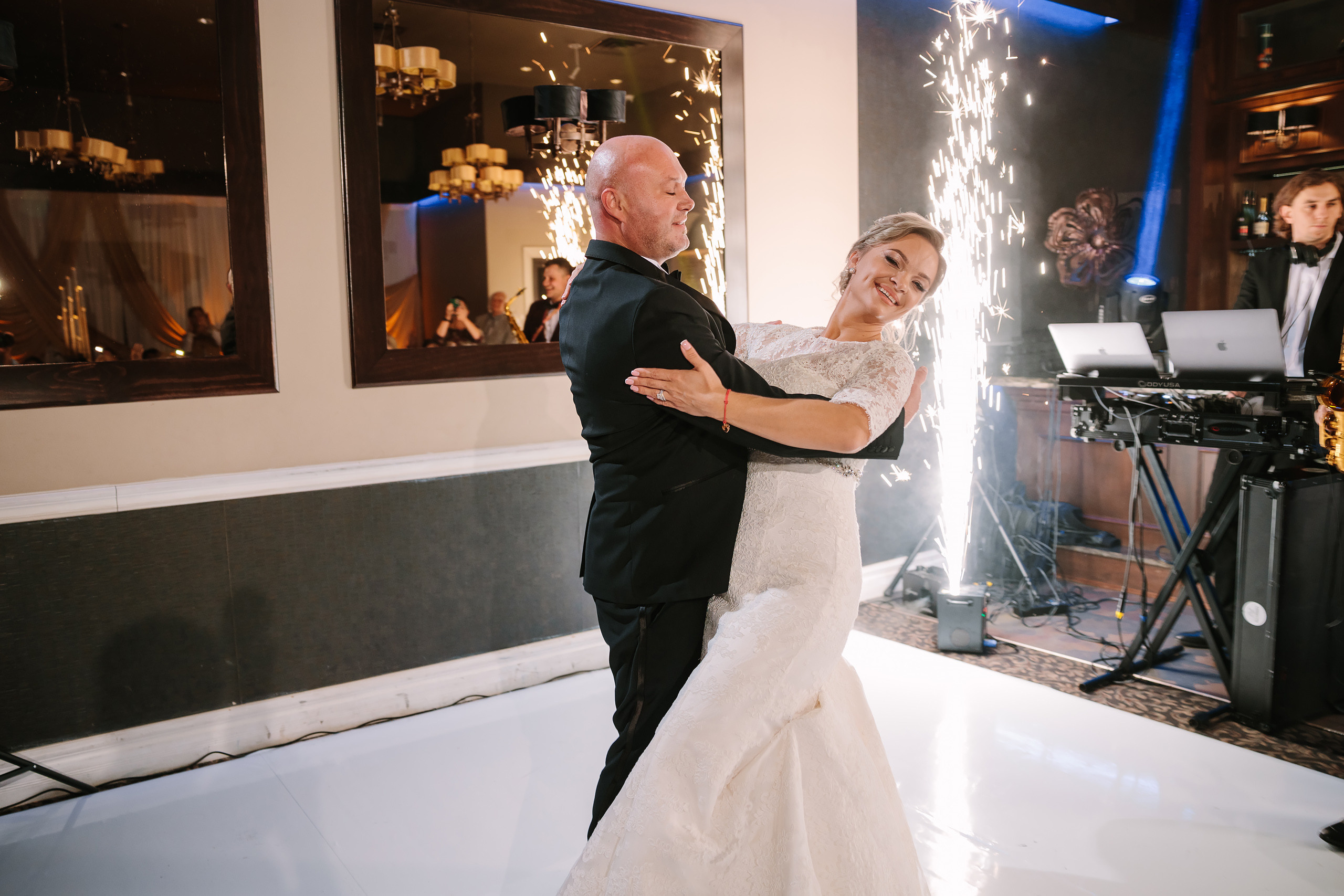 10.29.2022 Wedding. Wedding family event photographer in Chicago Nick Yushevich