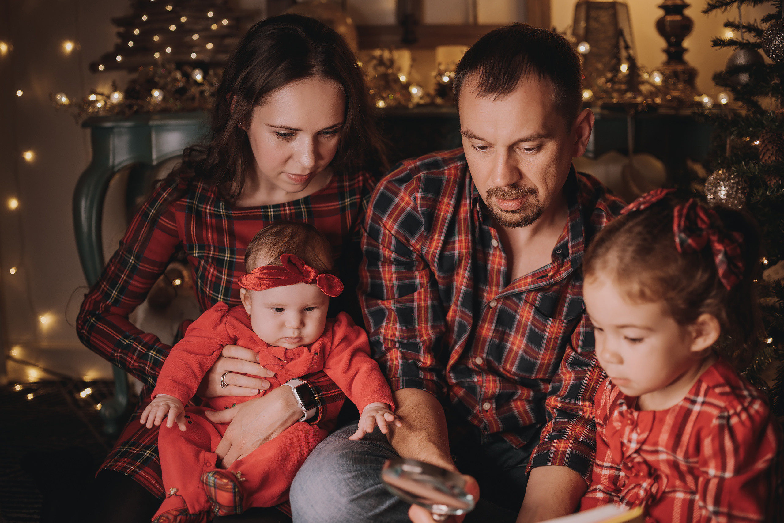 11.14.2022 Christmas Photoshoot 2. Wedding family event photographer in Chicago Nick Yushevich