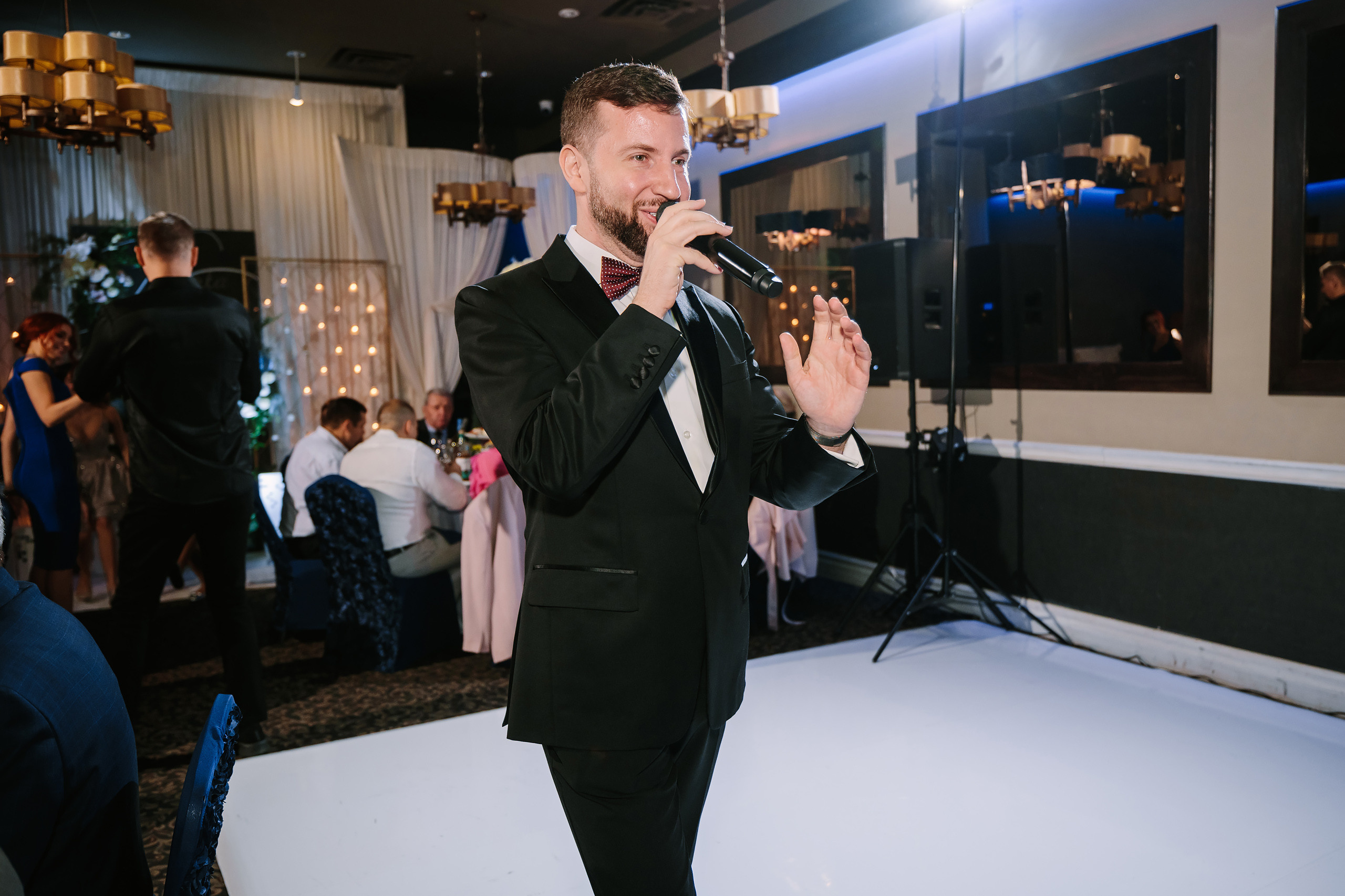 10.29.2022 Wedding. Wedding family event photographer in Chicago Nick Yushevich