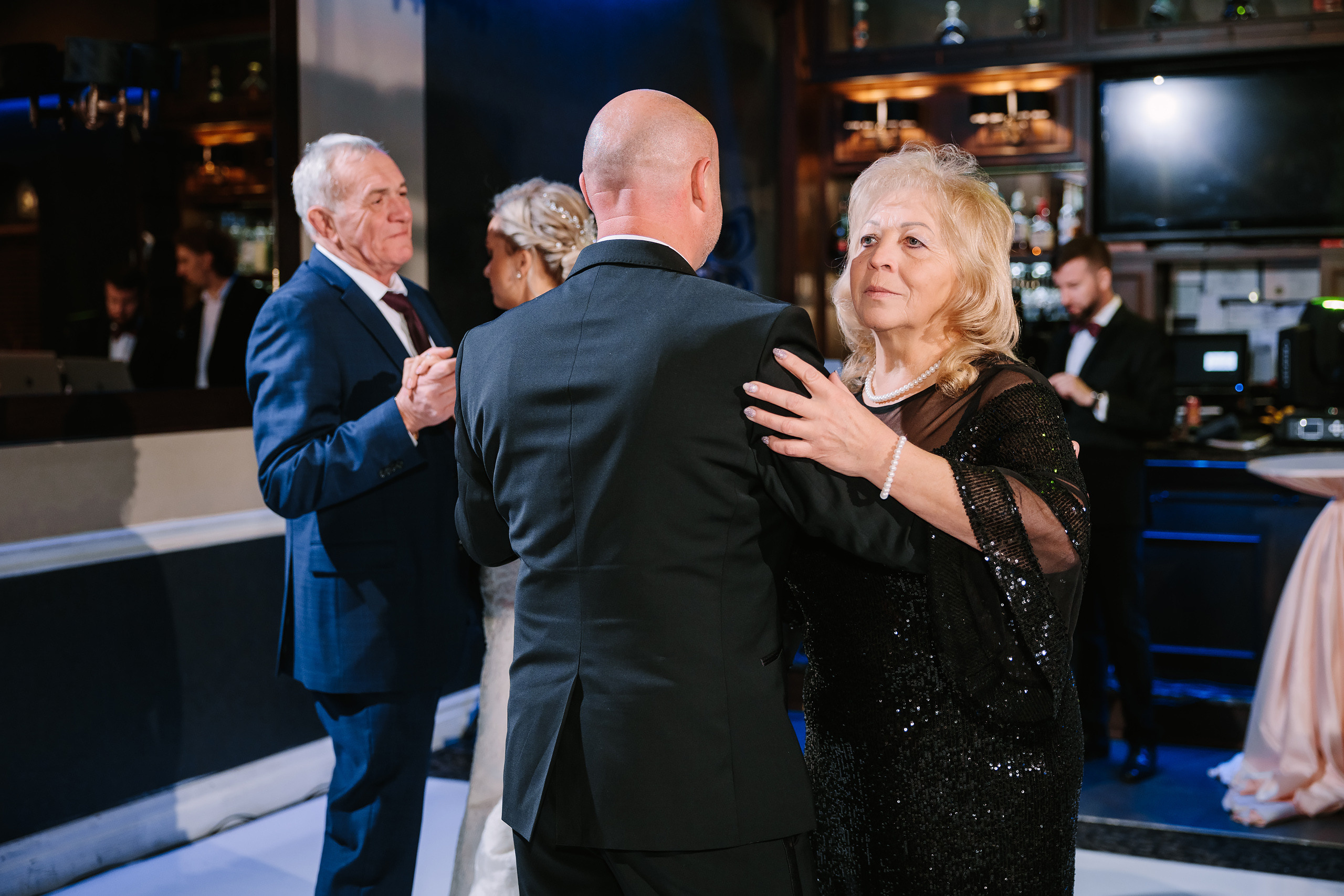 10.29.2022 Wedding. Wedding family event photographer in Chicago Nick Yushevich