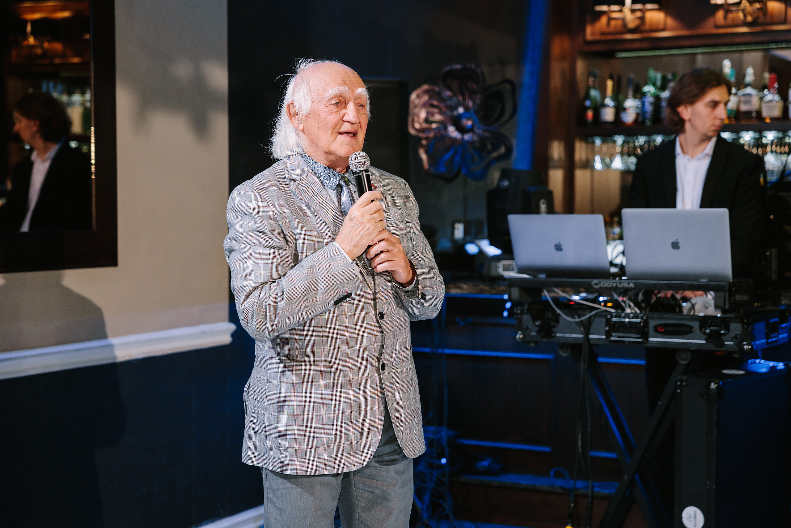 10.29.2022 Wedding. Wedding family event photographer in Chicago Nick Yushevich