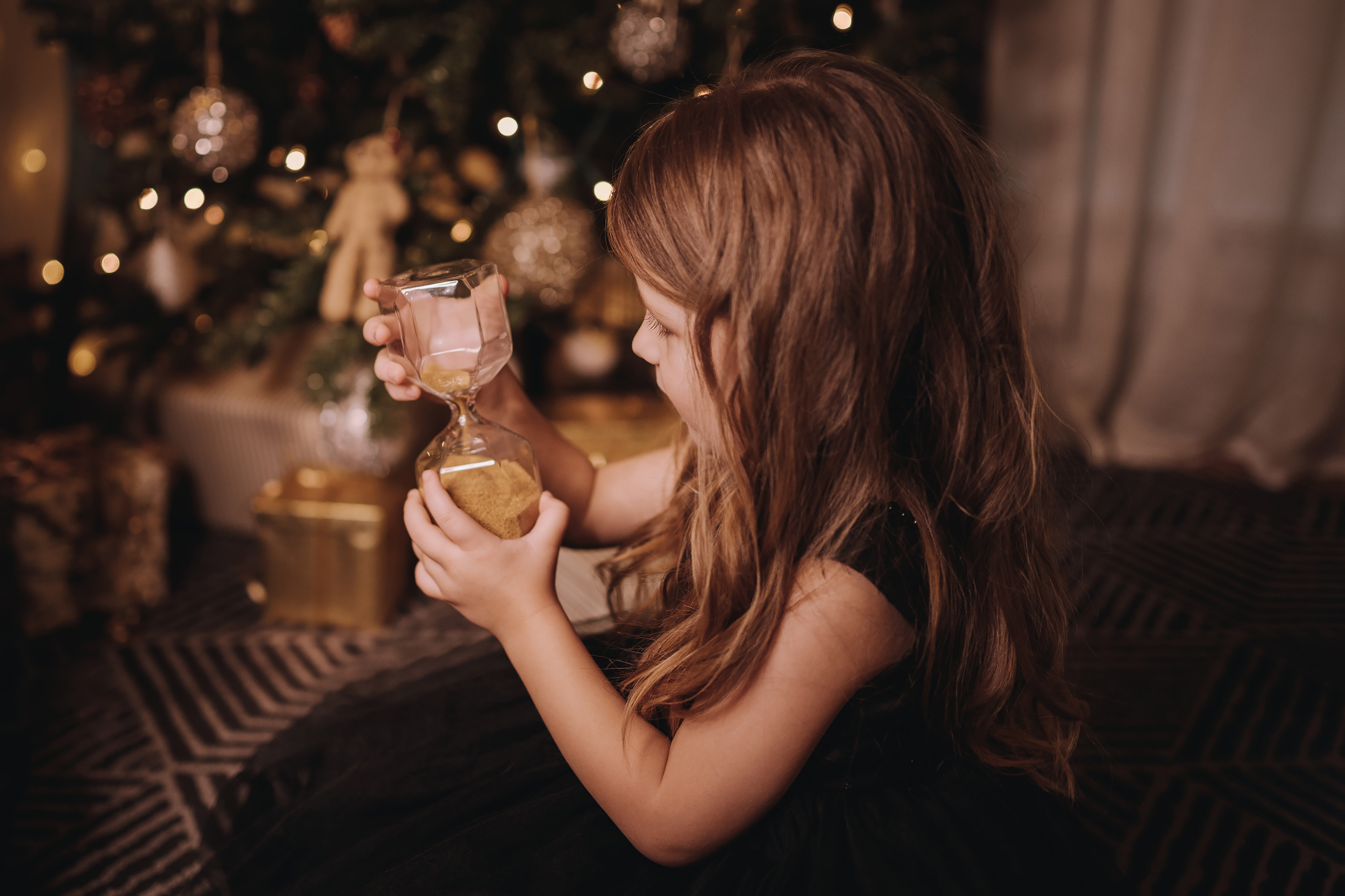 11.25.2022 Christmas Photoshoot 6. Wedding family event photographer in Chicago Nick Yushevich