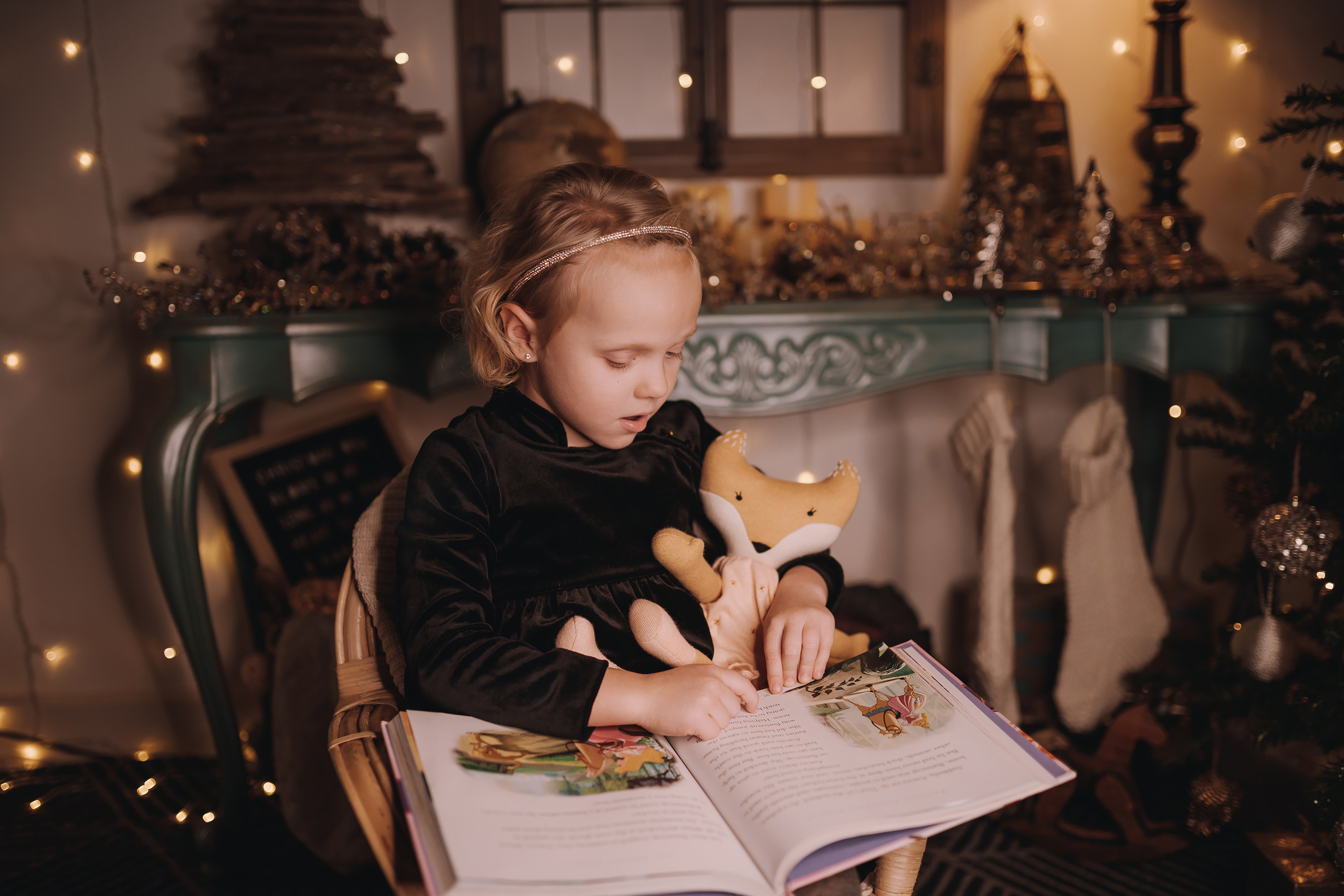 11.25.2022 Christmas Photoshoot 5. Wedding family event photographer in Chicago Nick Yushevich