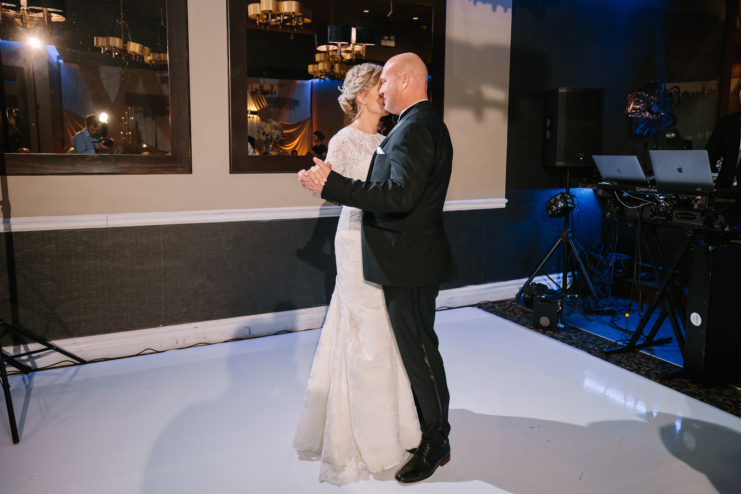 10.29.2022 Wedding. Wedding family event photographer in Chicago Nick Yushevich