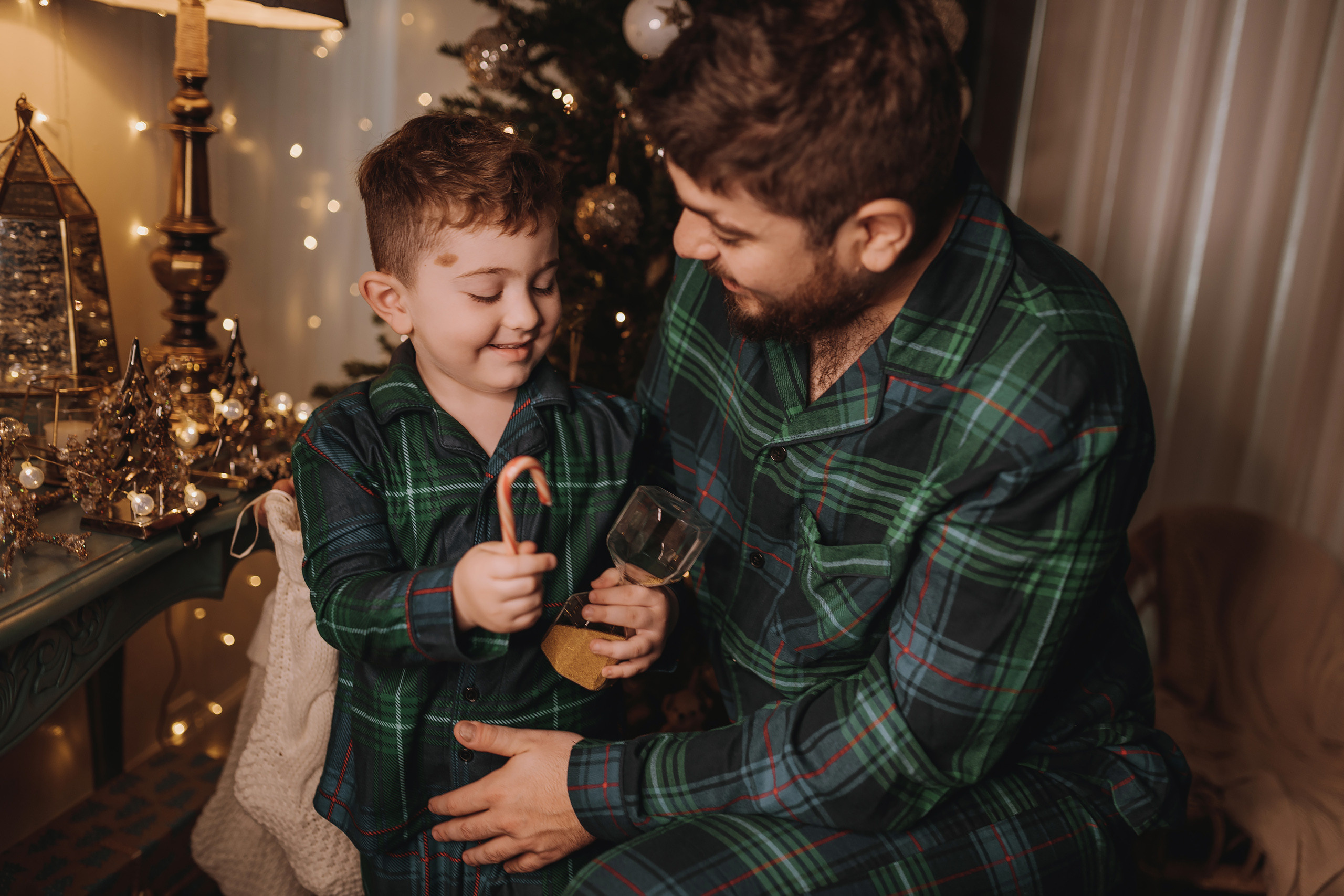 11.27.2022 Christmas Photoshoot 8. Wedding family event photographer in Chicago Nick Yushevich